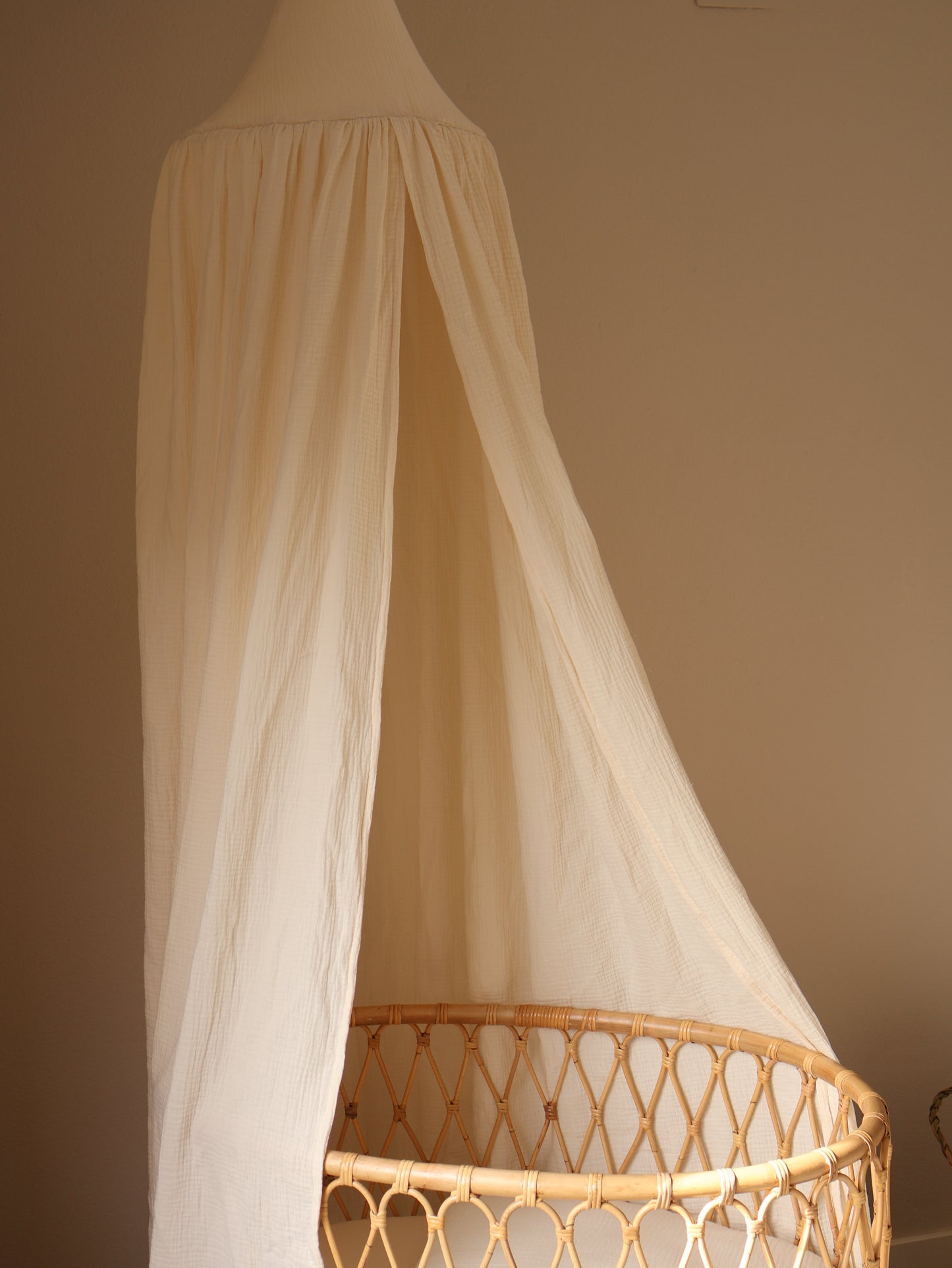 Mini berceau en canne Elevenmia