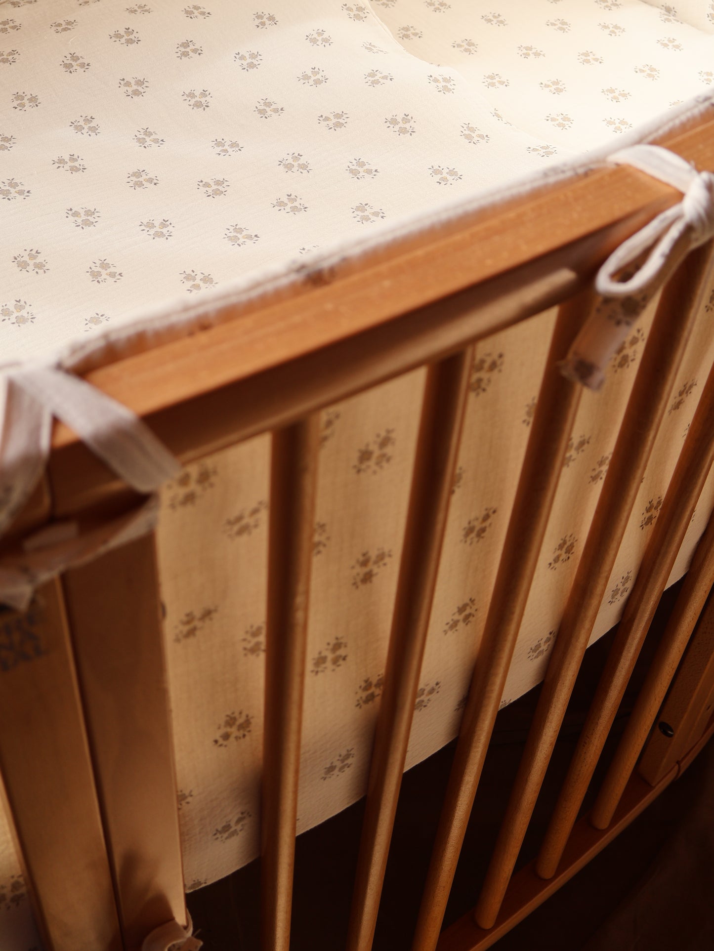 Protector Cuna Stokke V3 Inti Gris