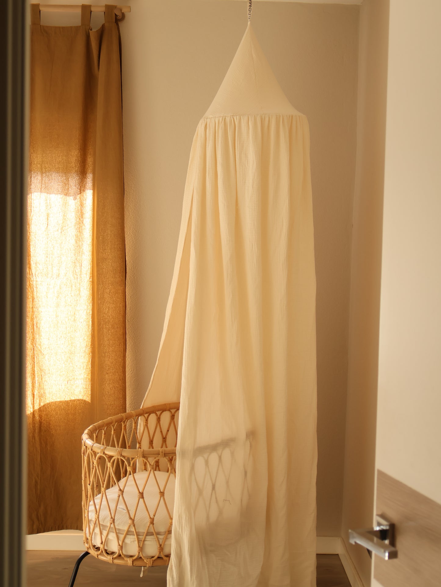 Mini berceau en canne Elevenmia