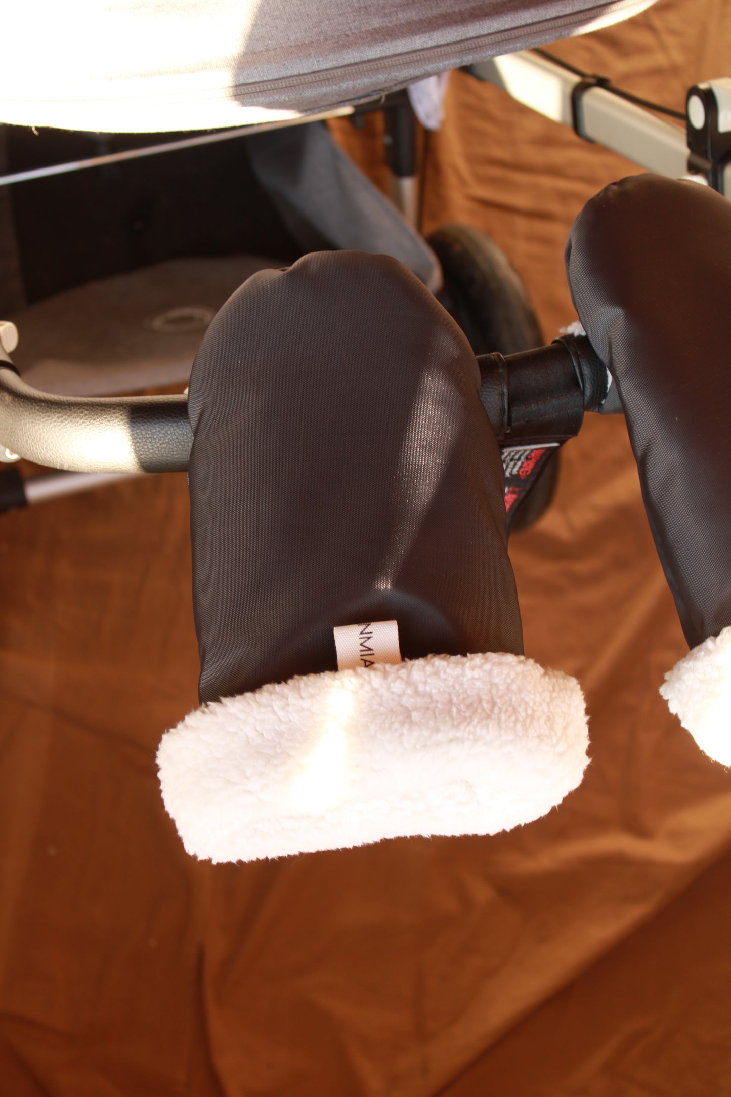 Manoplas Technic Gris Carbón