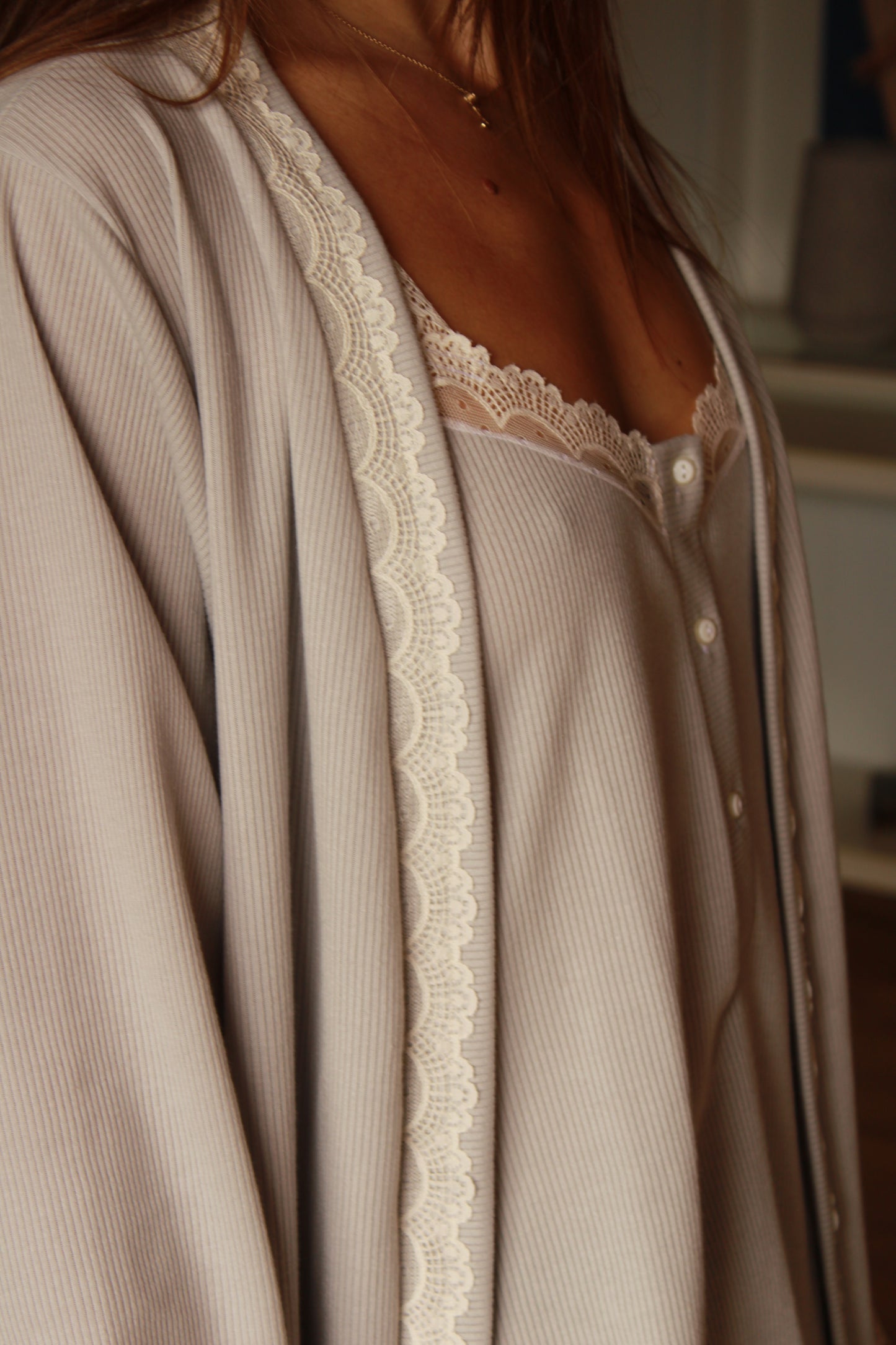 Bata Manga Larga Canale Gris y Blonda