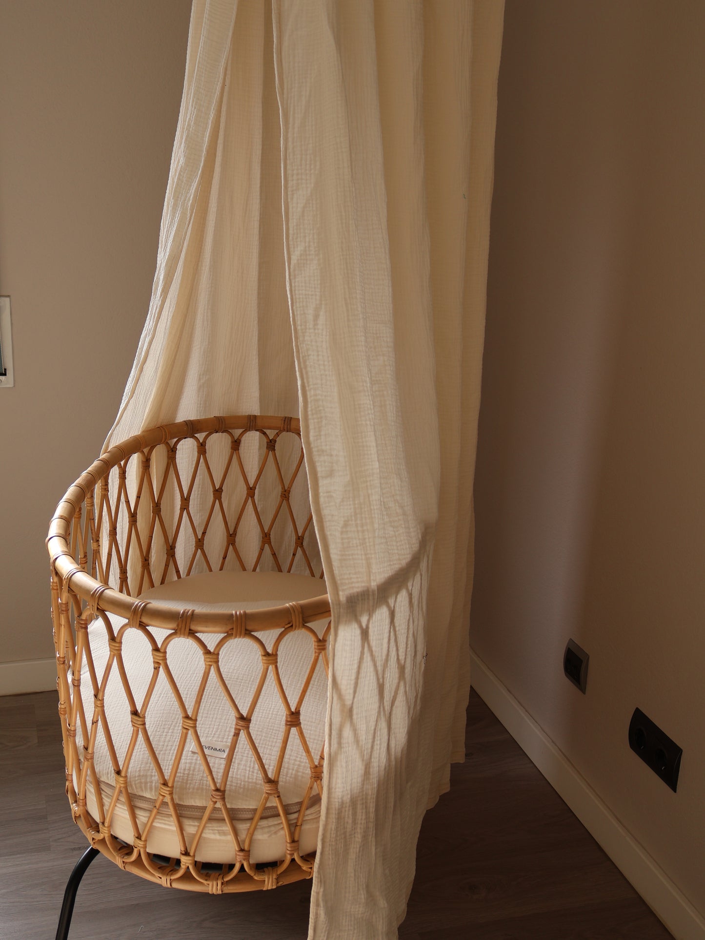 Mini berceau en canne Elevenmia