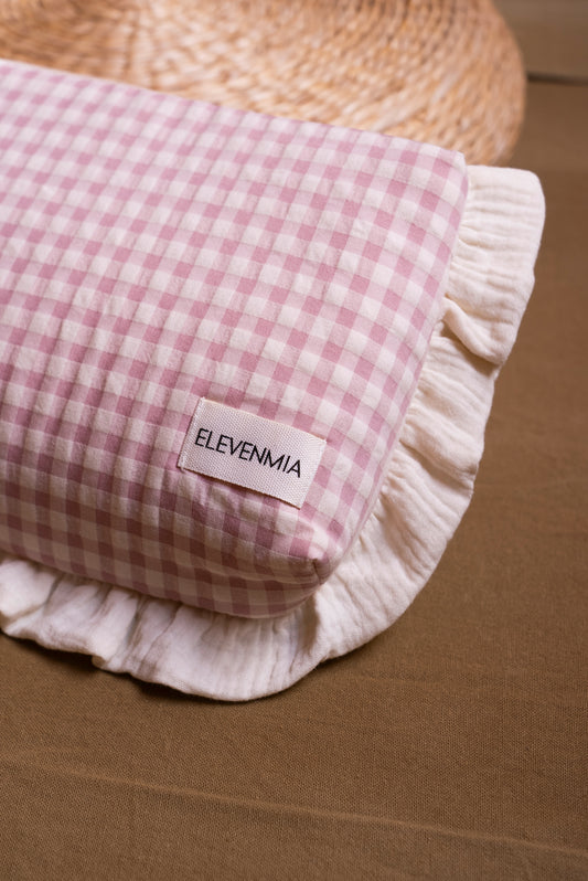 Trousse de toilette à volants Vichy rose + gaze brute