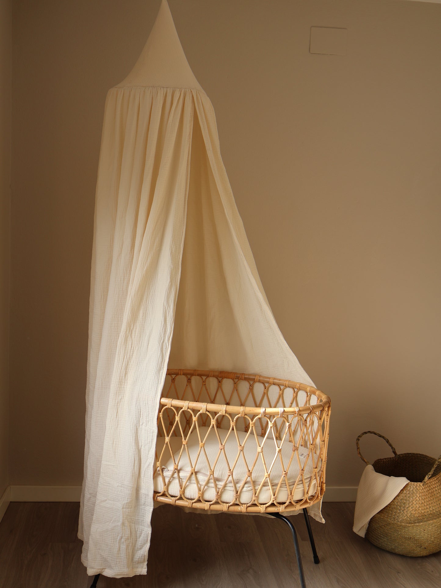 Mini berceau en canne Elevenmia