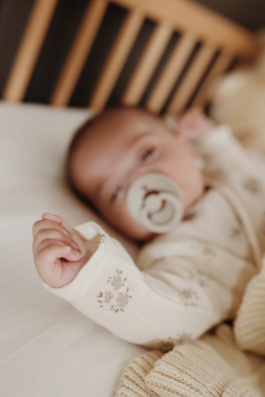 Ensemble chemise cache-cœur et leggings en mousseline grise SIA