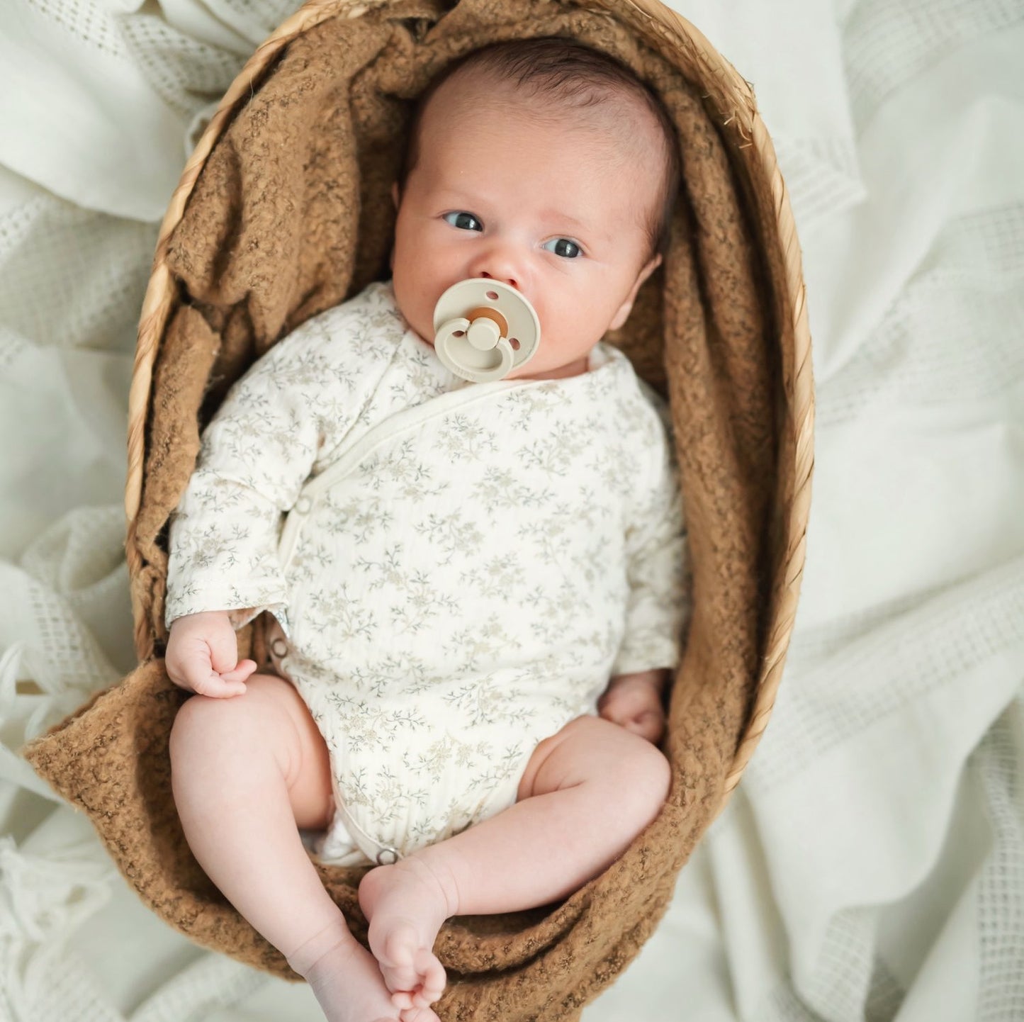 Mía + Beige Muslin New Born Set