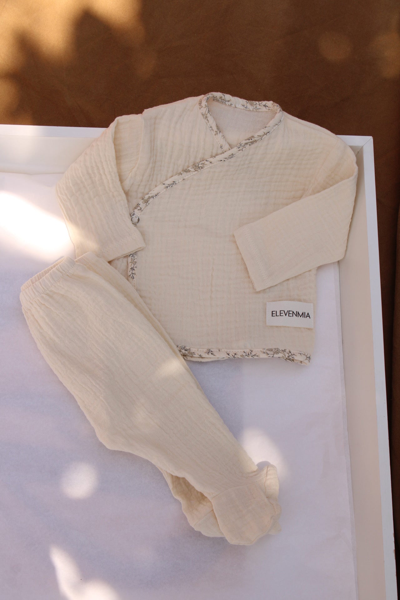 Ensemble chemise portefeuille en mousseline brute + leggings en mousseline brute