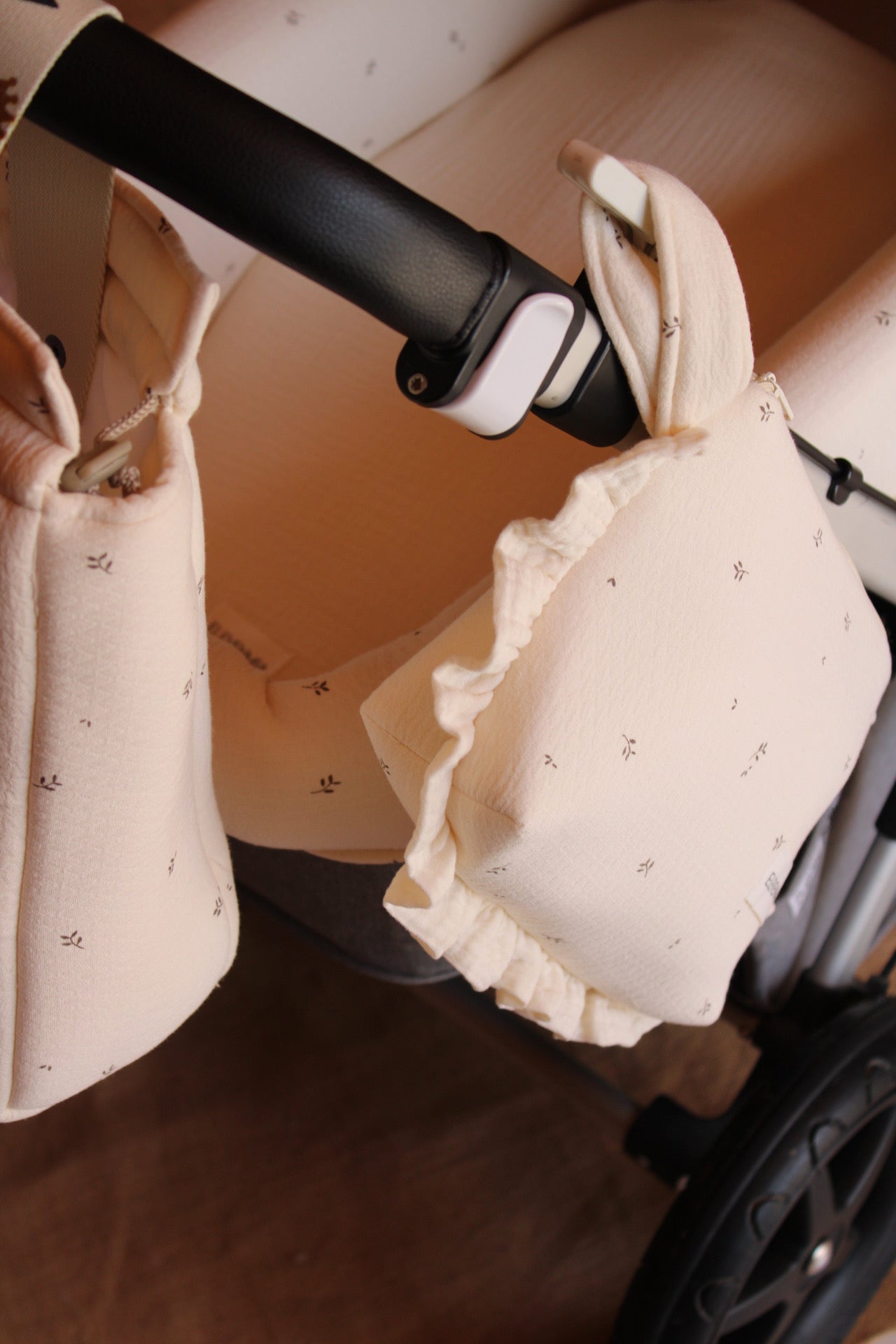 Trousse de toilette à volants imprimée nature