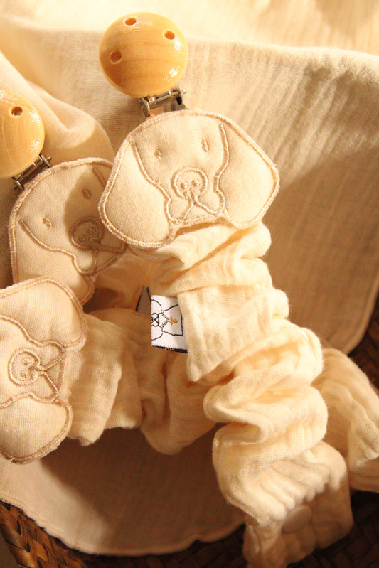 Chupetero Fruncido Bordado Eleven Gasa Cruda