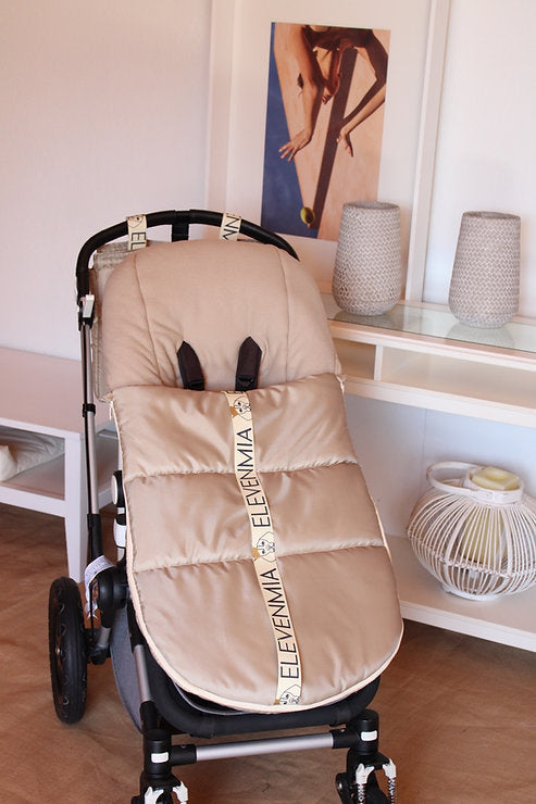 Saco silla bebe universal en color beige estampado en interior
