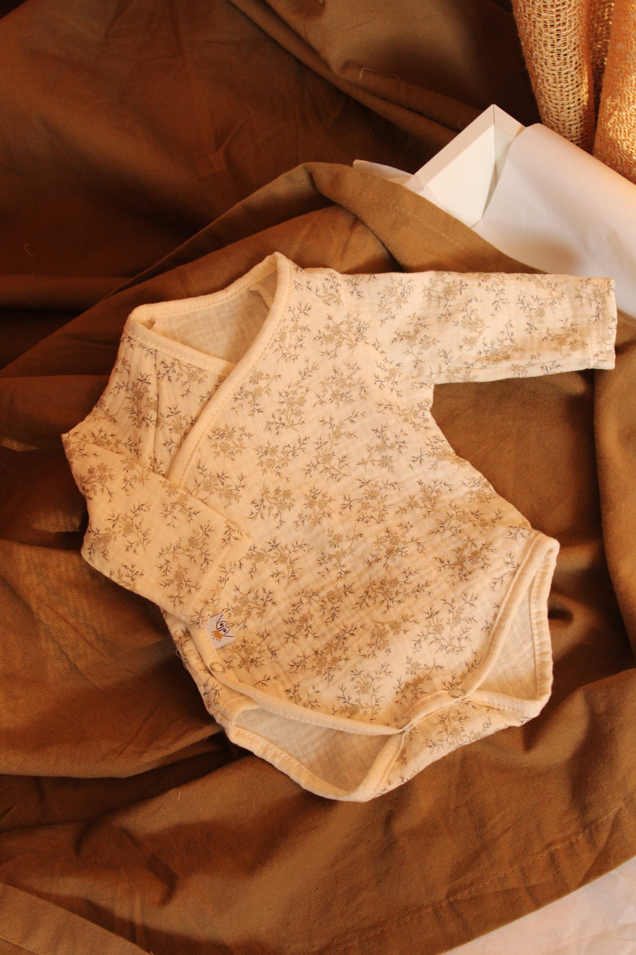 Mía + Beige Muslin New Born Set