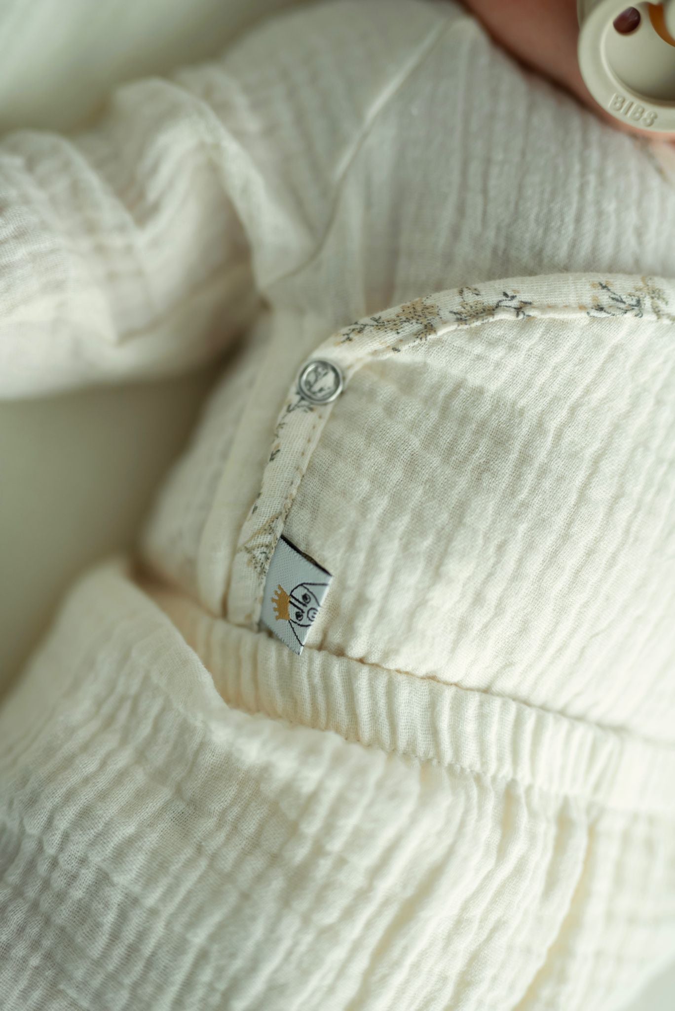 Beige Muslin New Born Set
