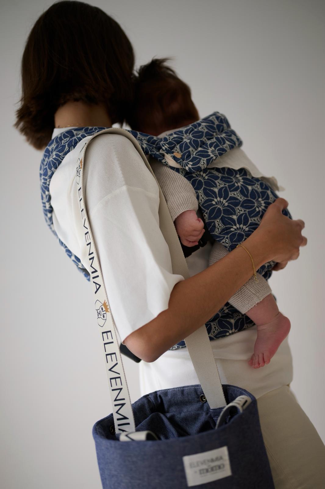 Portabebe “Apron Flower” Mömo X Elevenmia