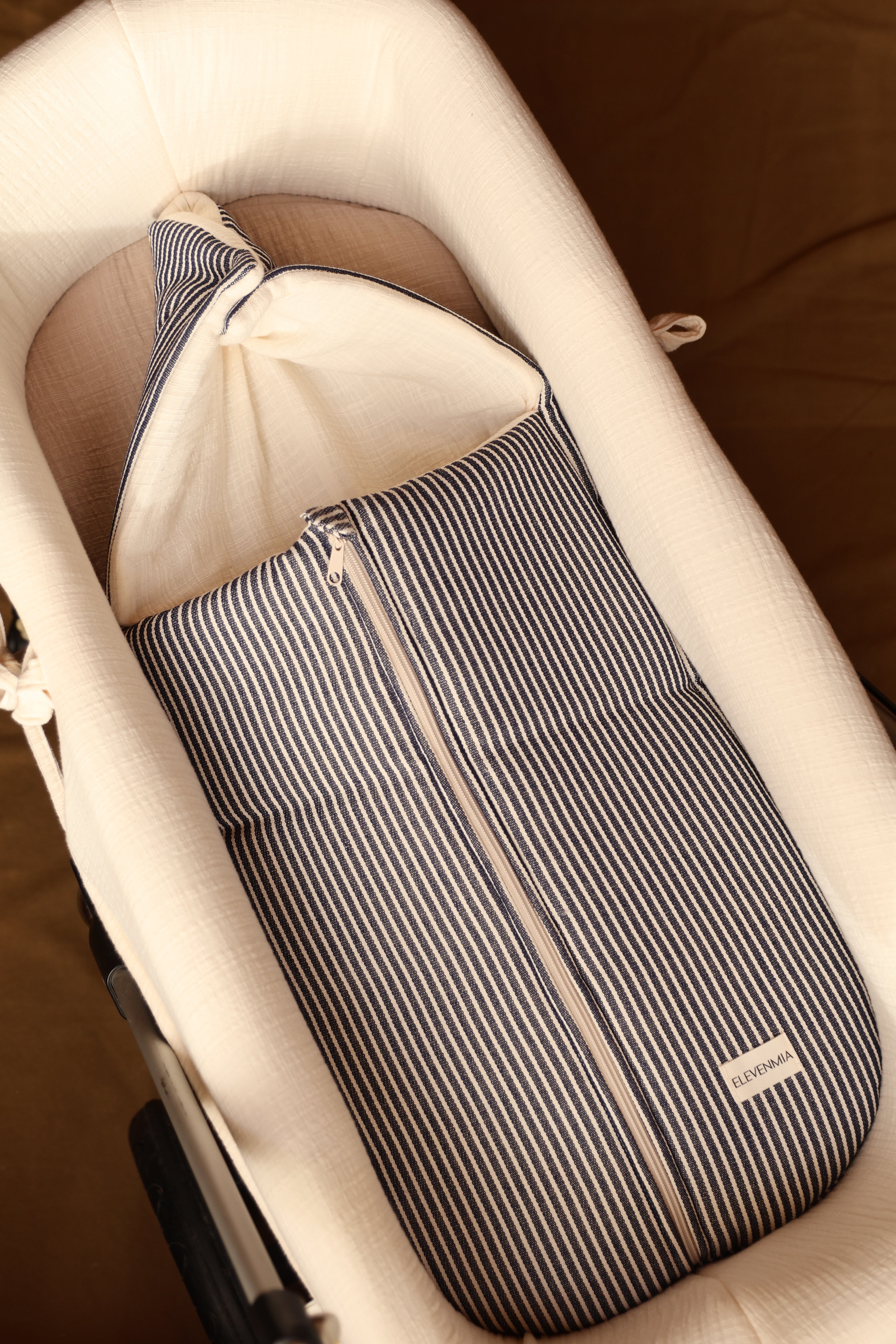 Saco Capazo Apron Stripe Jean + Gasa Rústica Nata