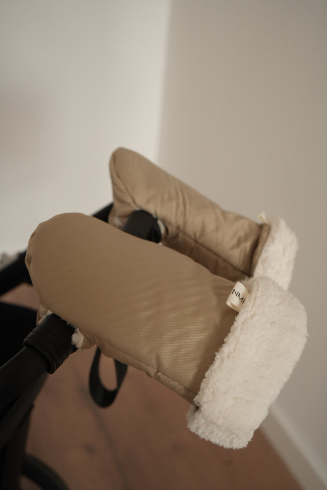 Manoplas Technic Beige