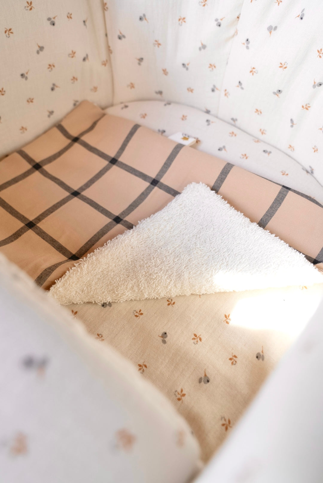 Protector de Toalla Cuadro Ocre