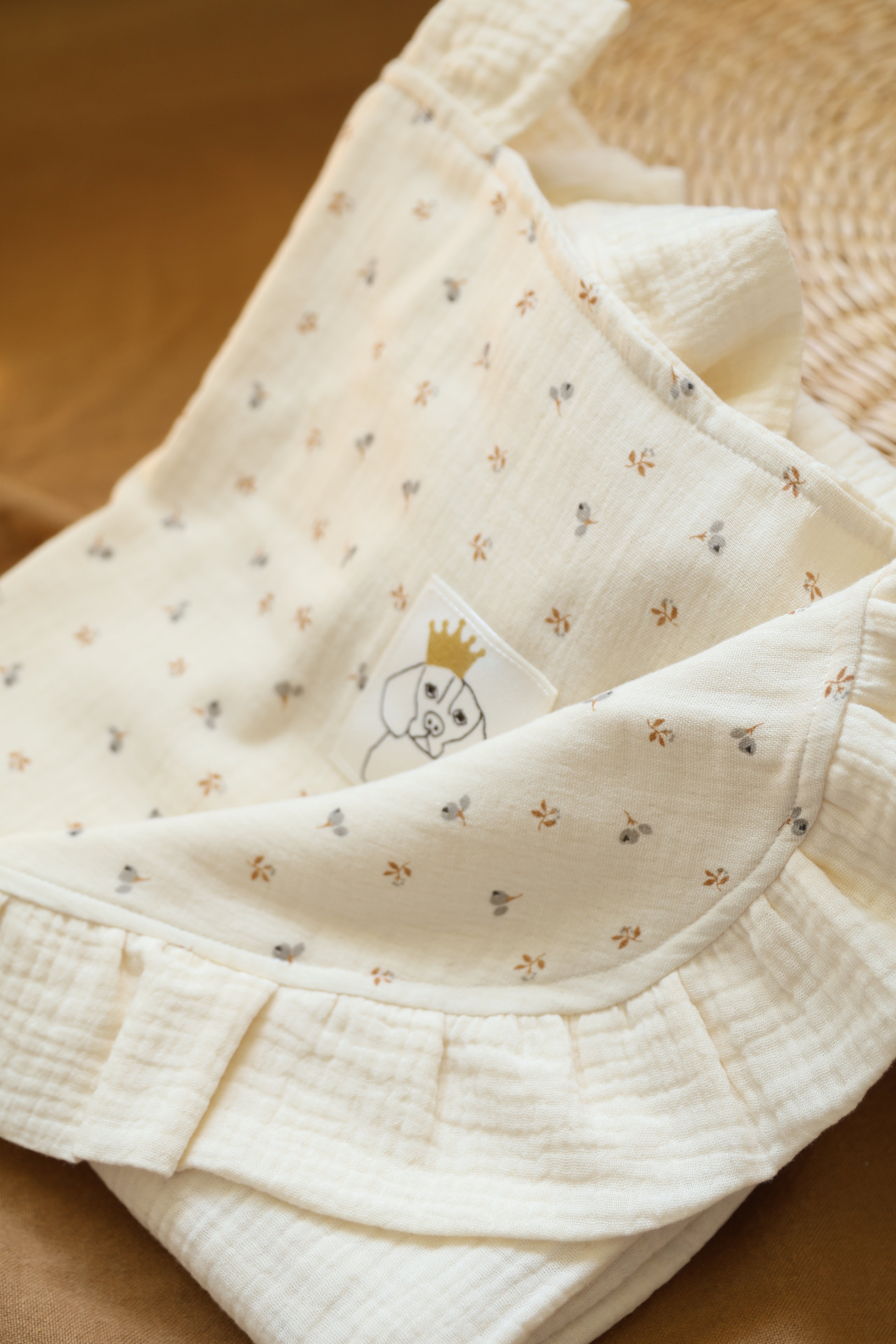 Lange Tanit 122 + volant en gaze brute