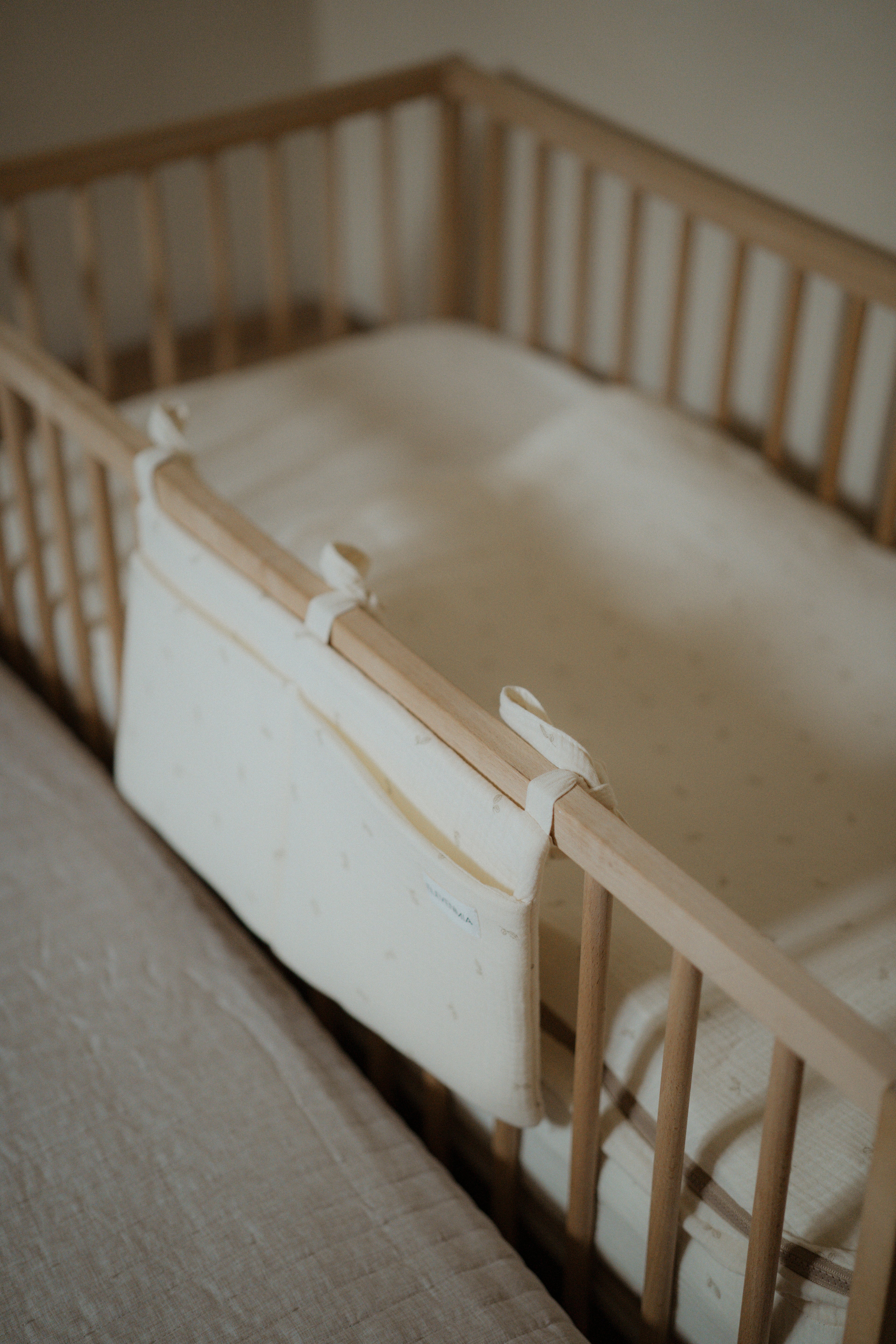 Organisateur de lit de bébé en gaze d'olive