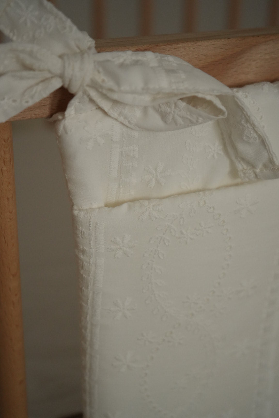 Organizador de cuna Voile Bordado