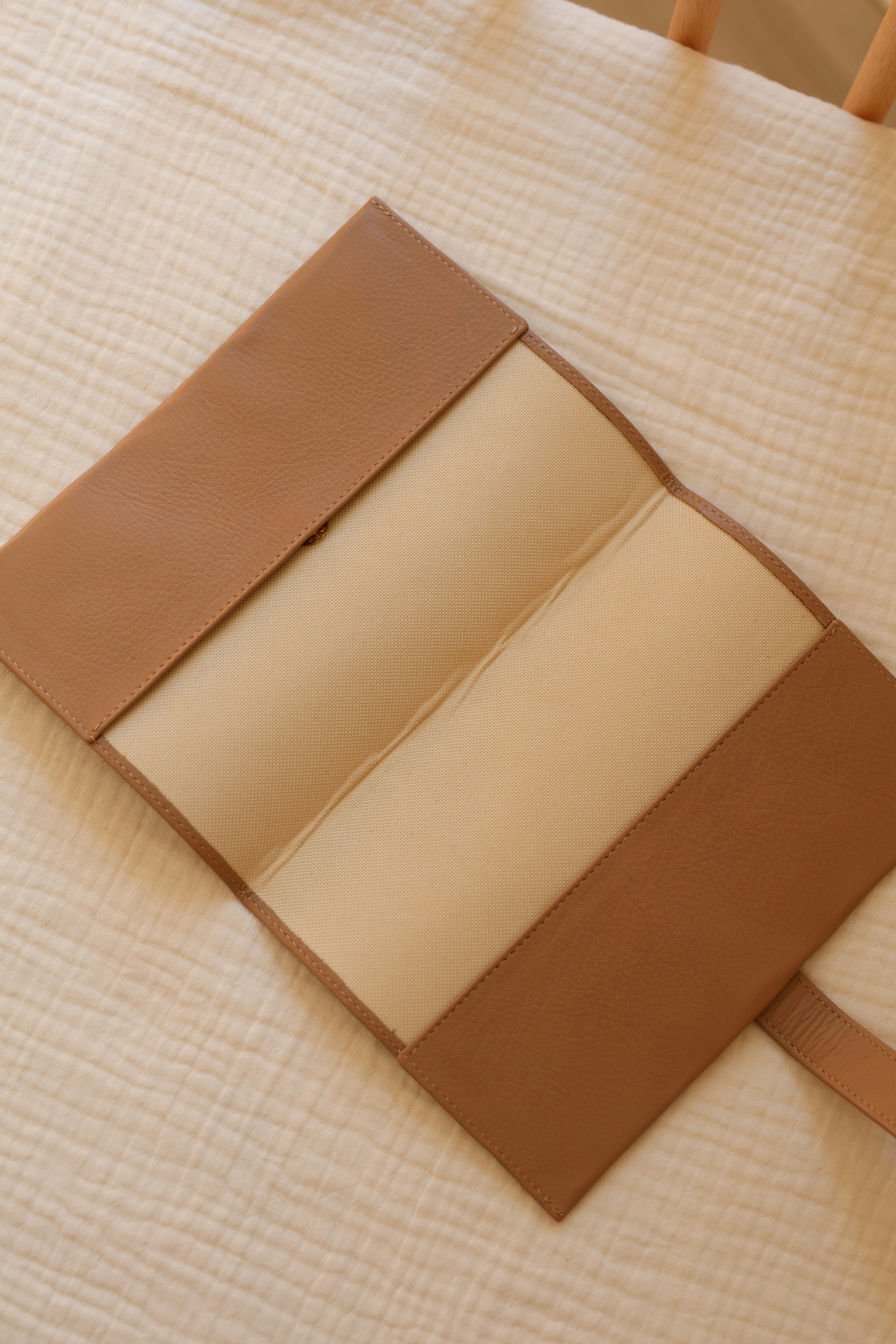 Portadocumentos Piel con Piel Taupe