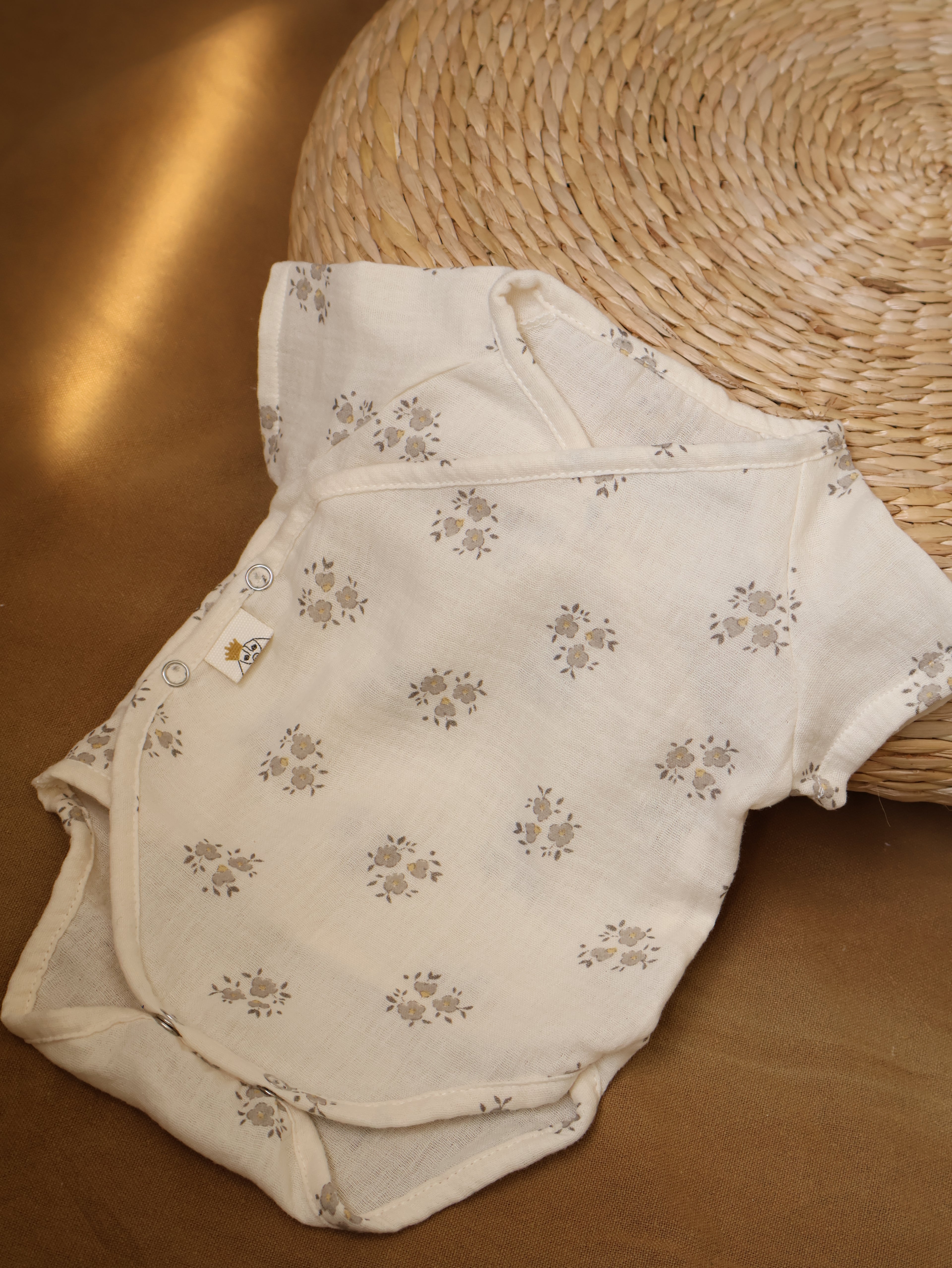 Body à manches courtes en mousseline grise SIA