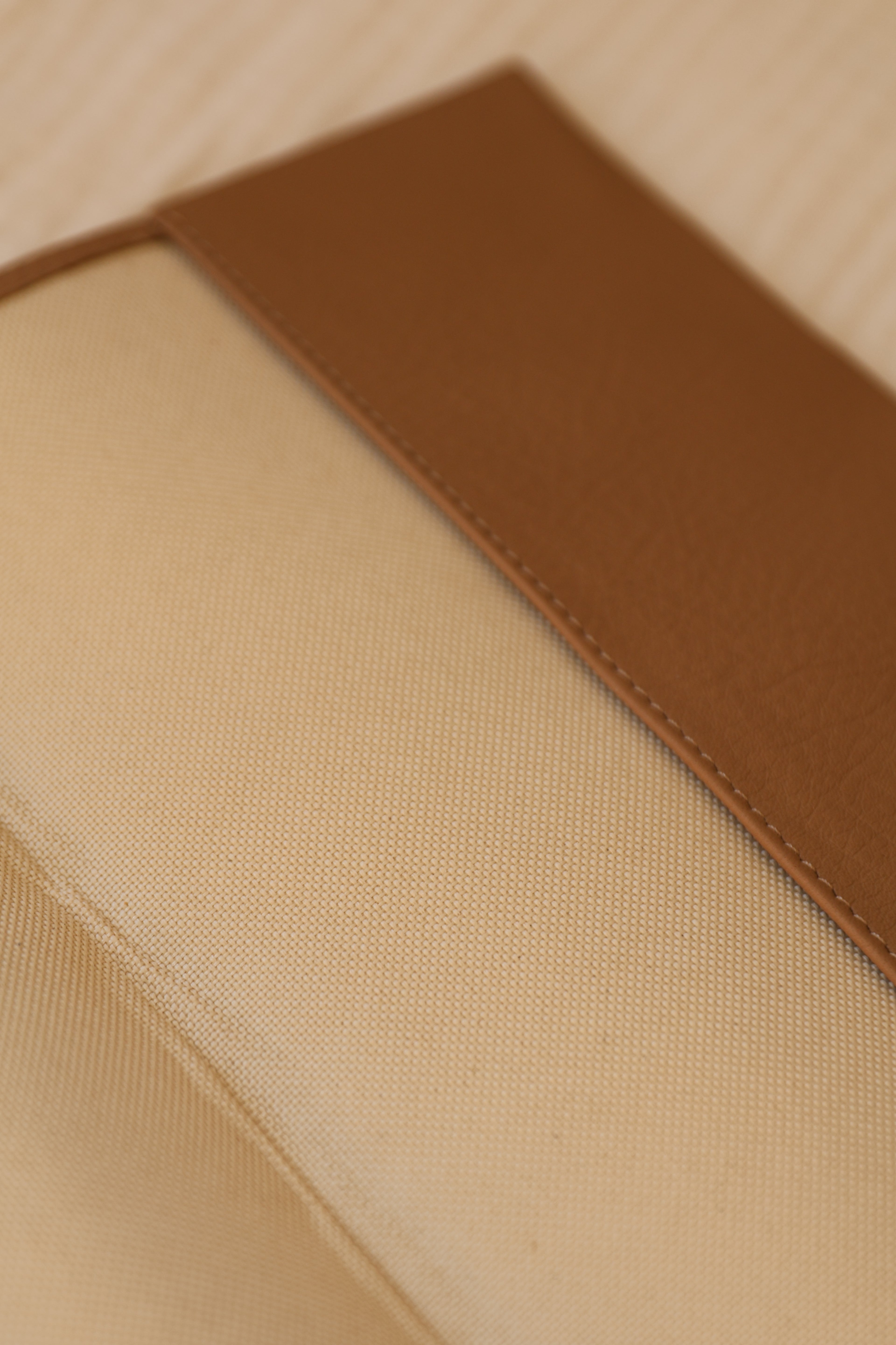 Portadocumentos Piel con Piel Taupe