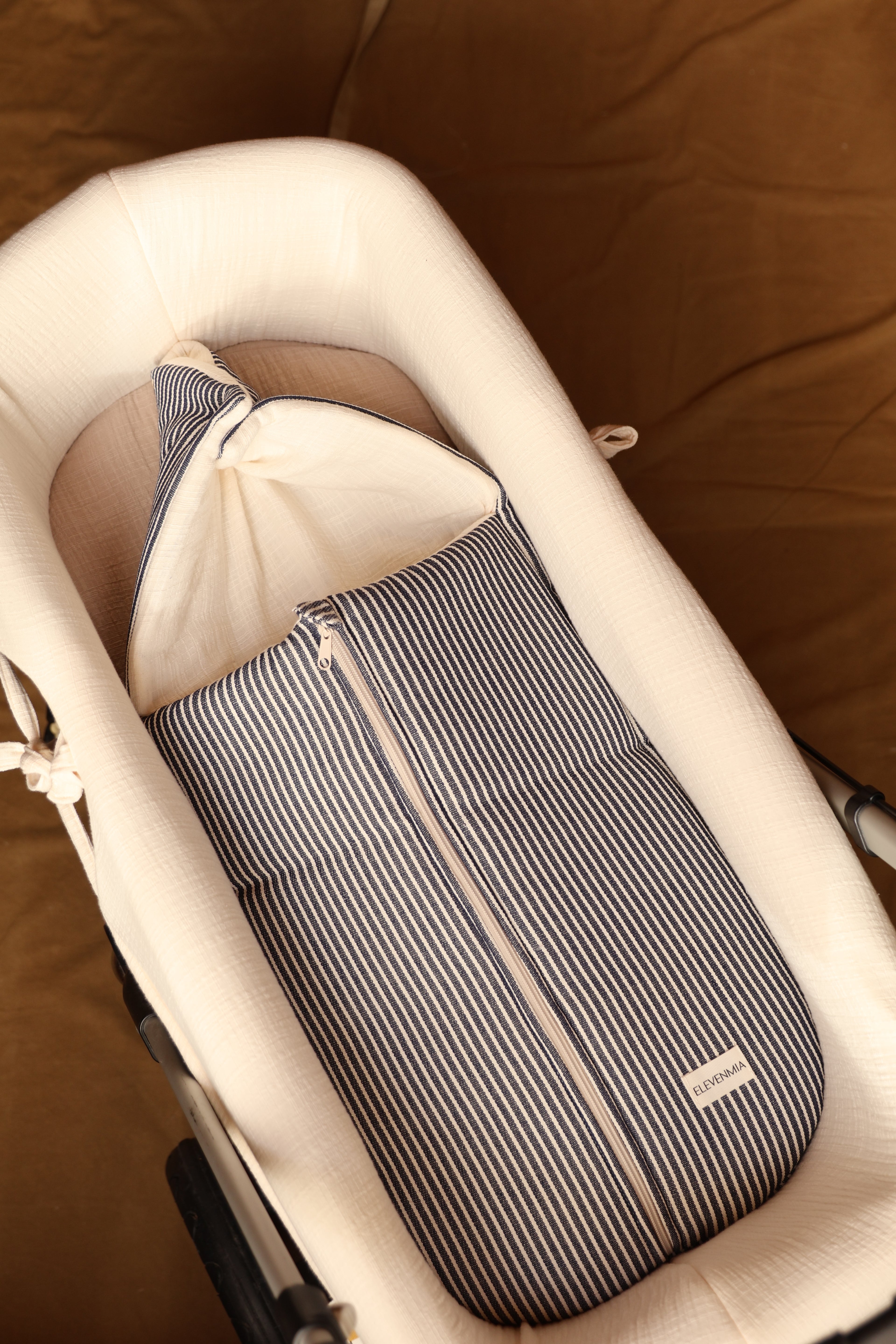 Saco Capazo Apron Stripe Jean + Gasa Rústica Nata