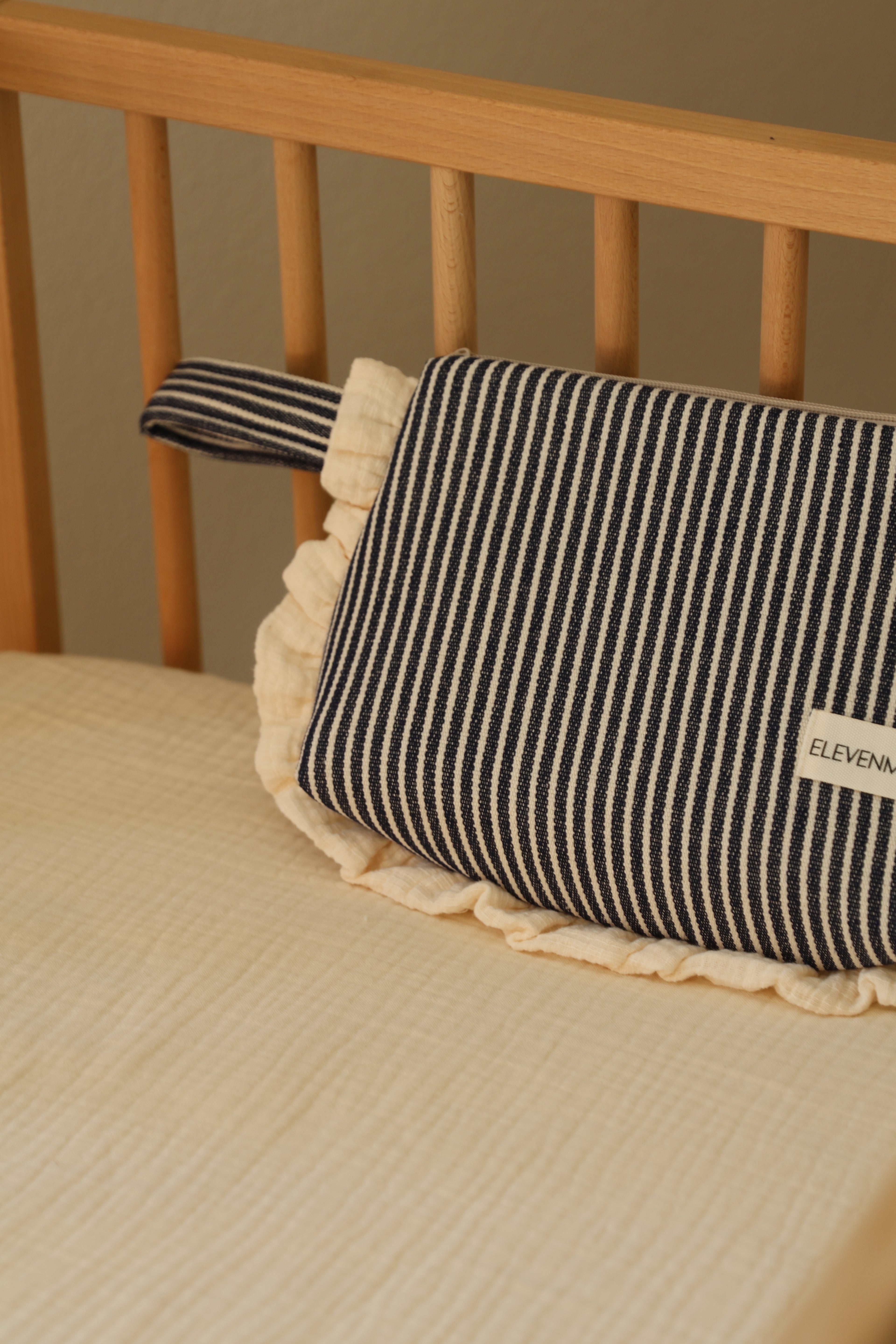 Neceser Volante Apron Stripe Jean+ Gasa Cruda