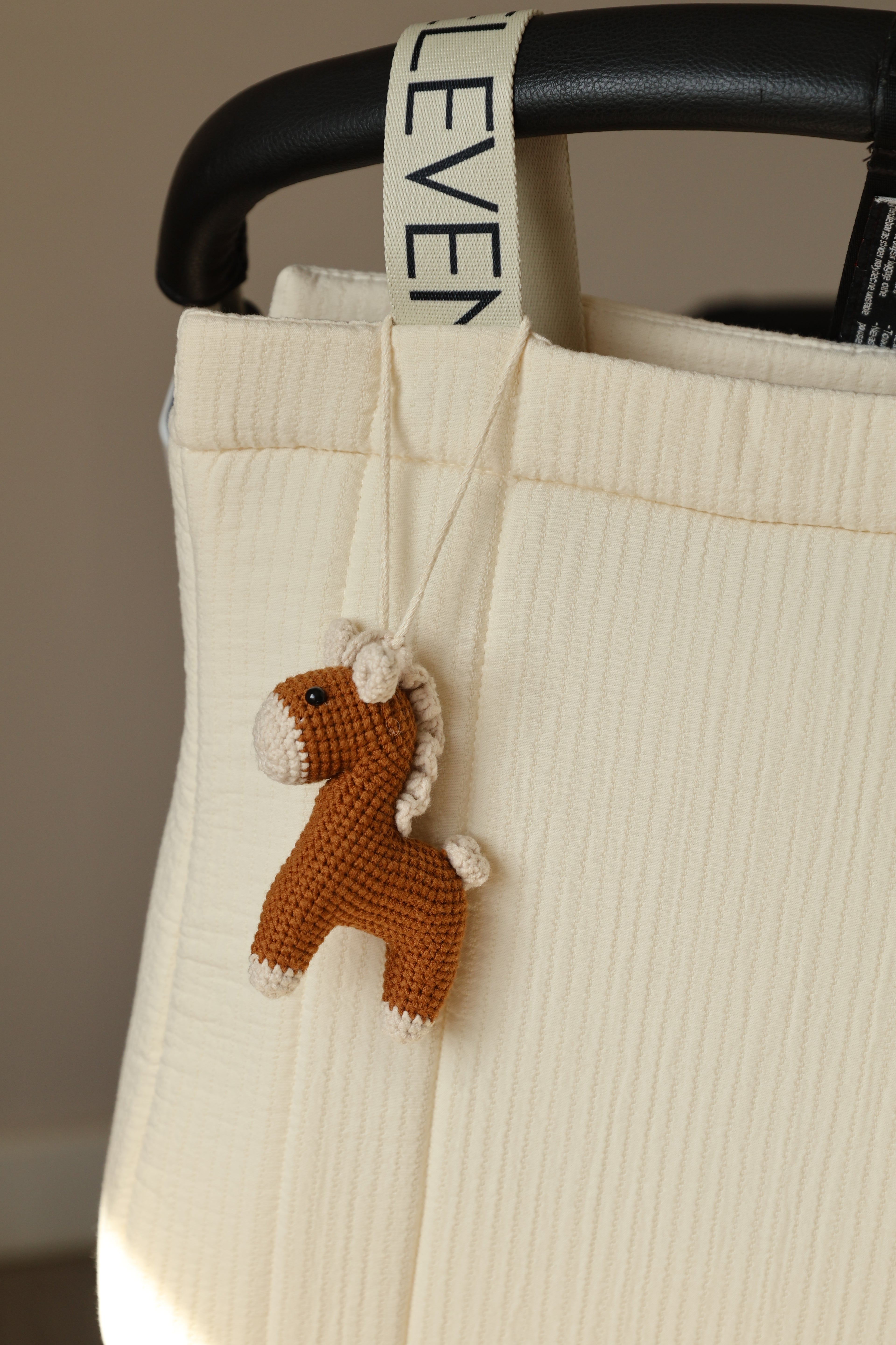 Charm Caballito Marrón