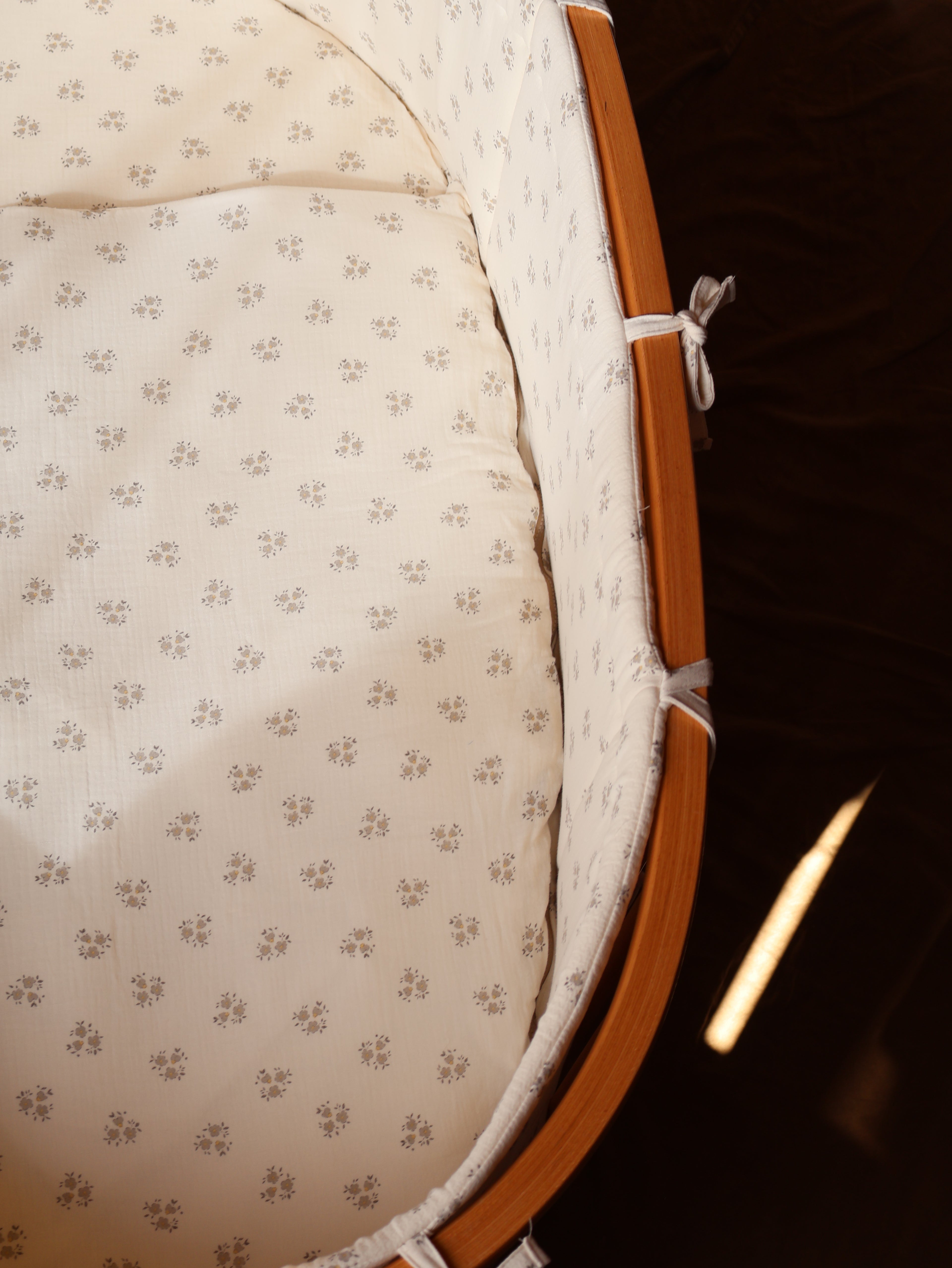 Protection de lit Stokke V2 Inti Gris
