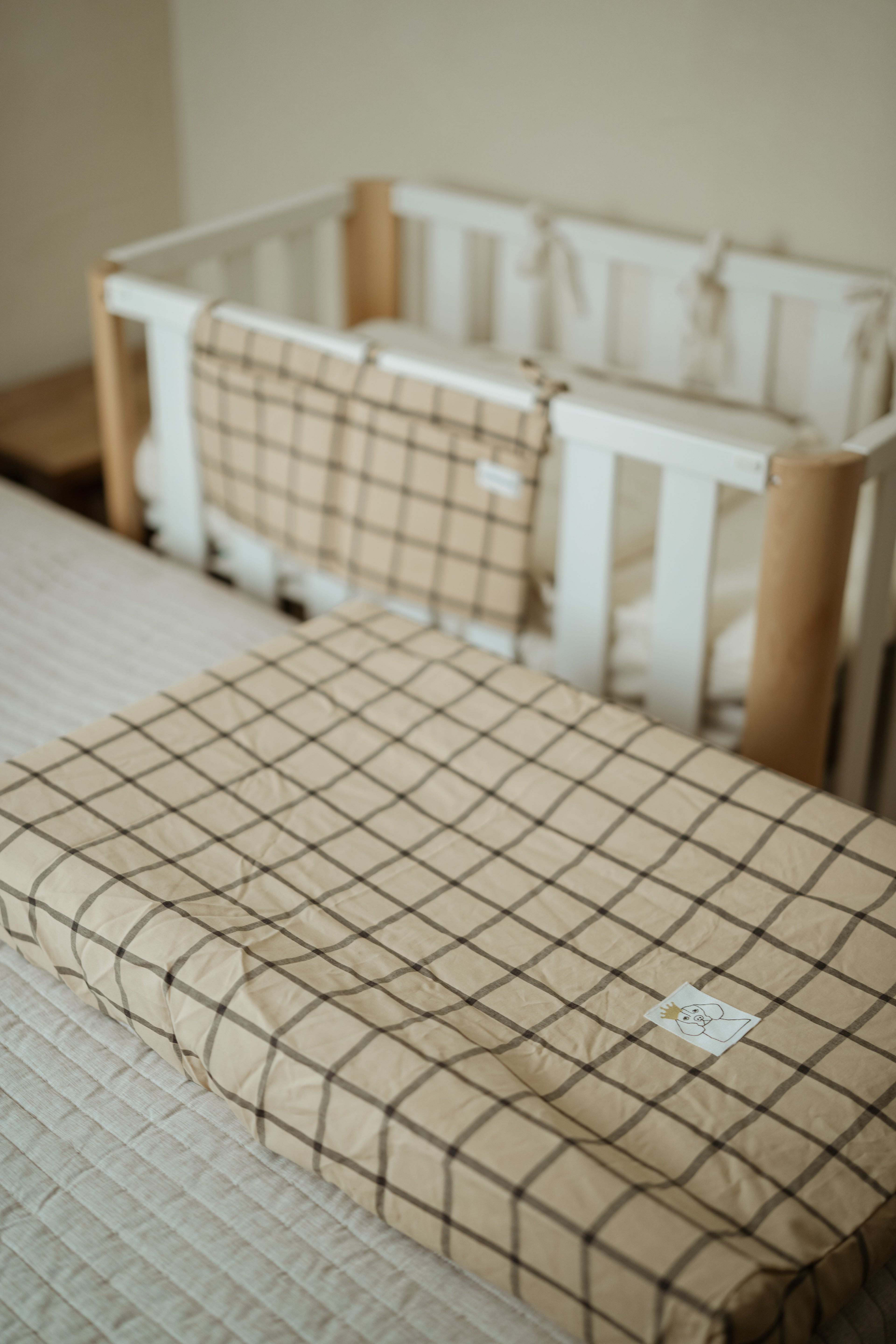 Organizador de cuna Cuadro Ocre