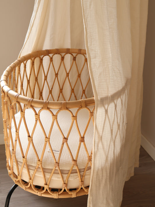 Mini berceau en canne Elevenmia