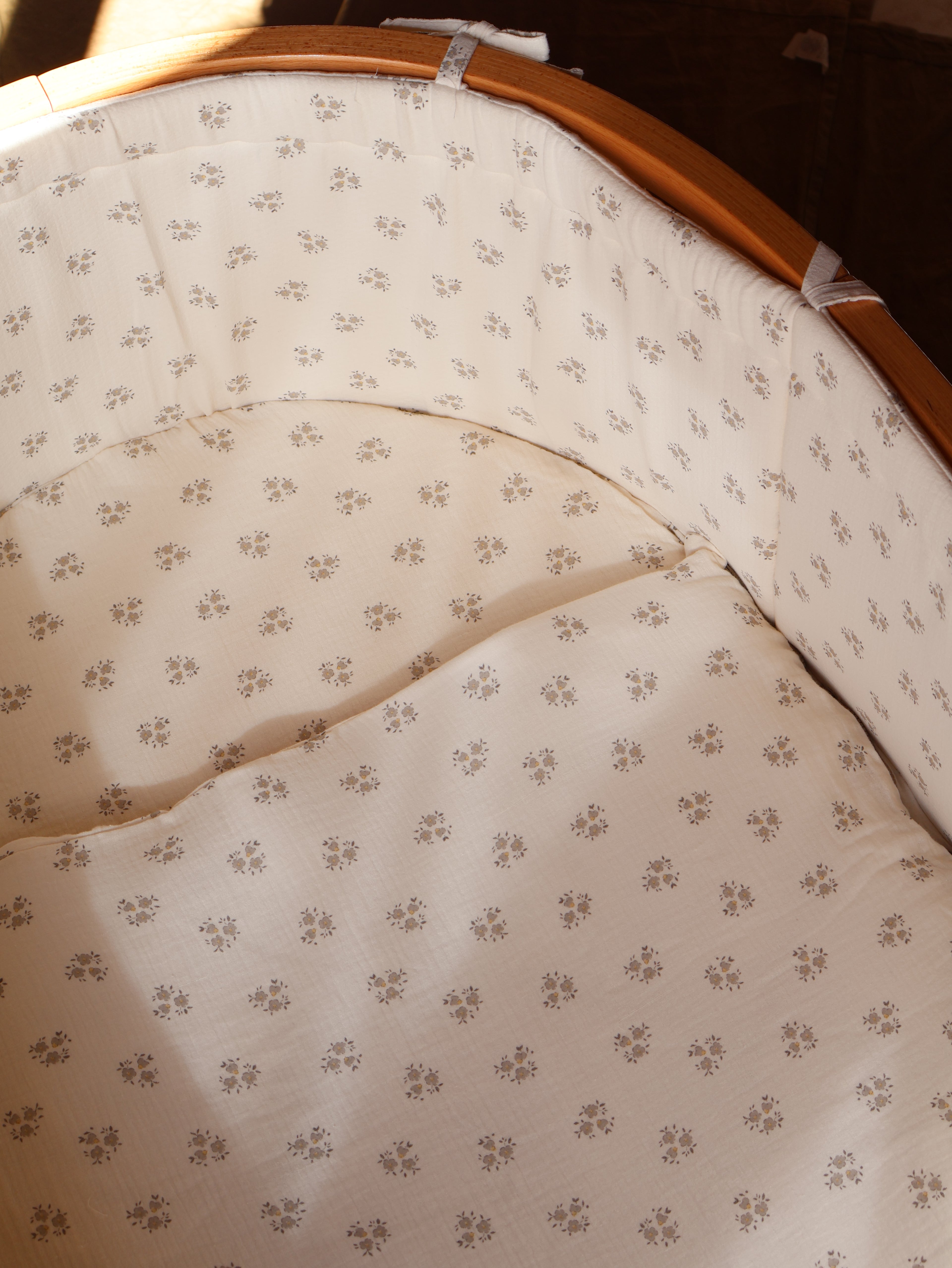 Protector Cuna Stokke V2 Inti Gris