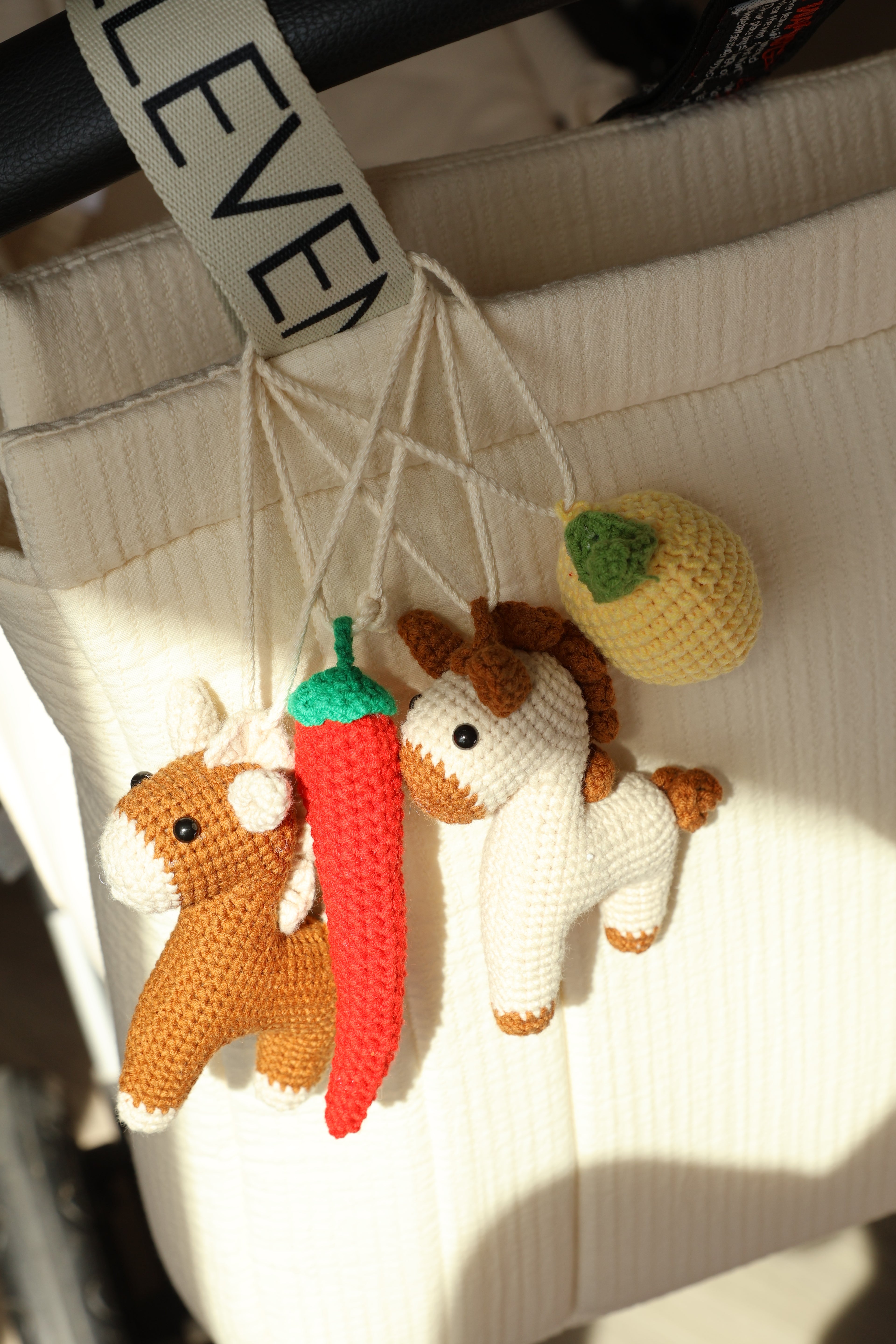Charm Caballito Blanco