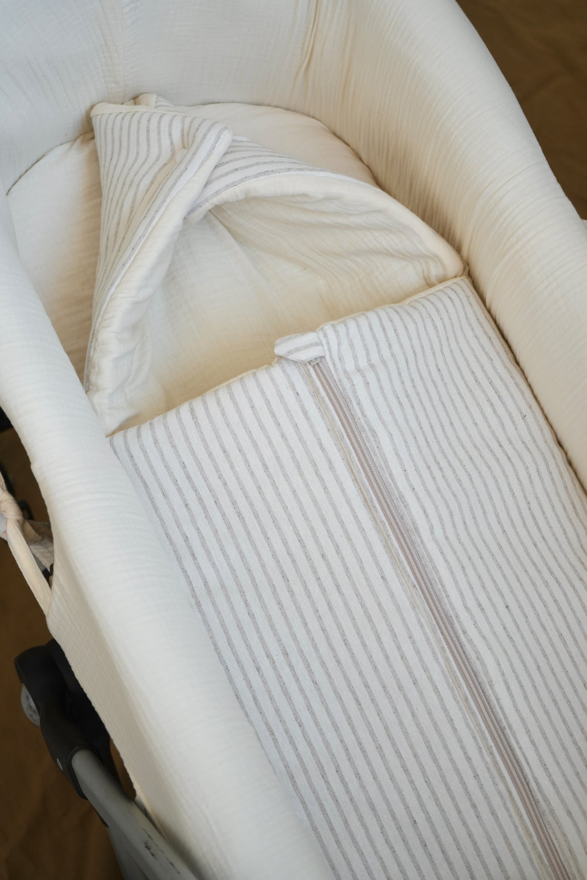 Saco Capazo Mini Stripe Arena + Gasa Cruda