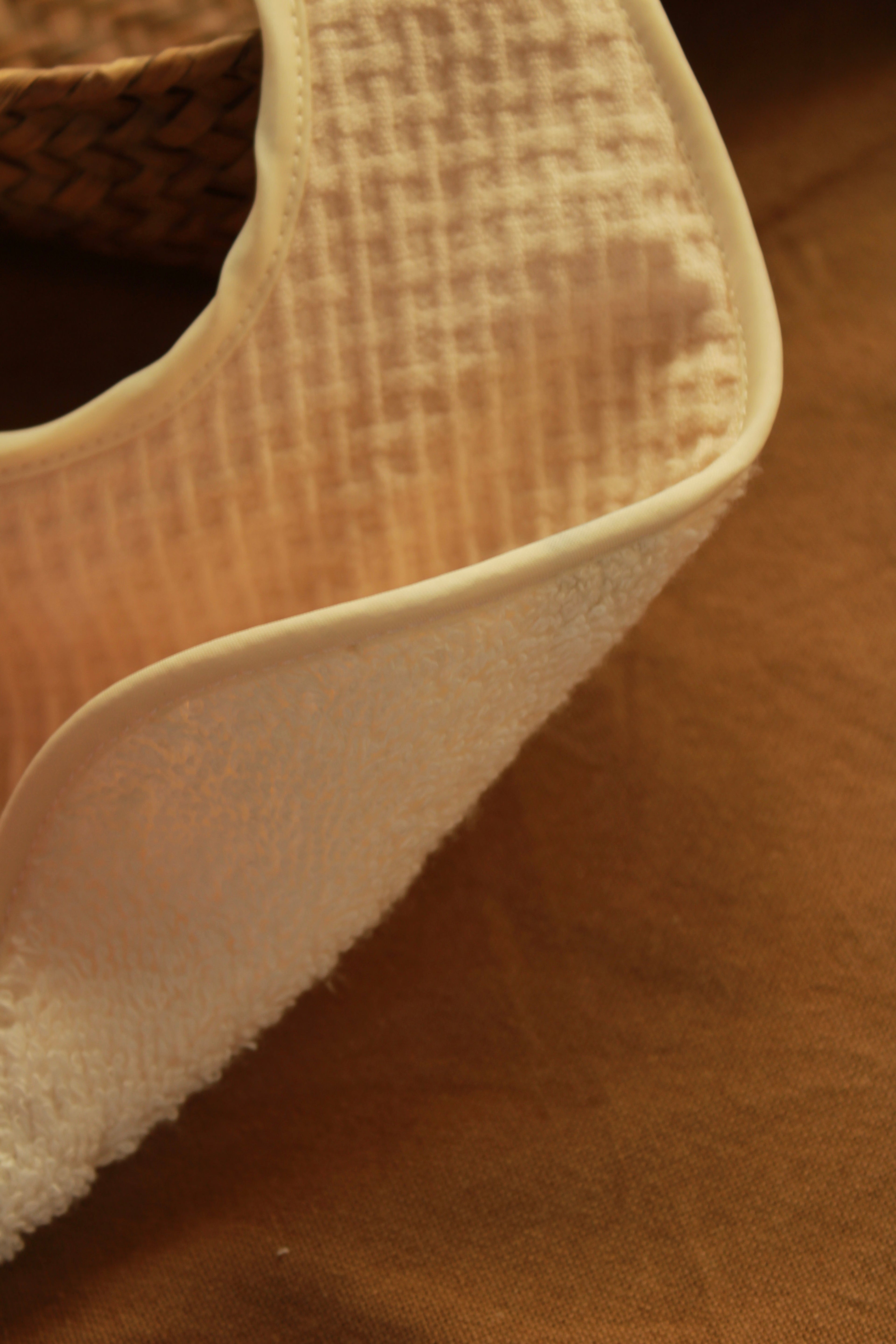 Bavoir Arpi rose + tissu éponge