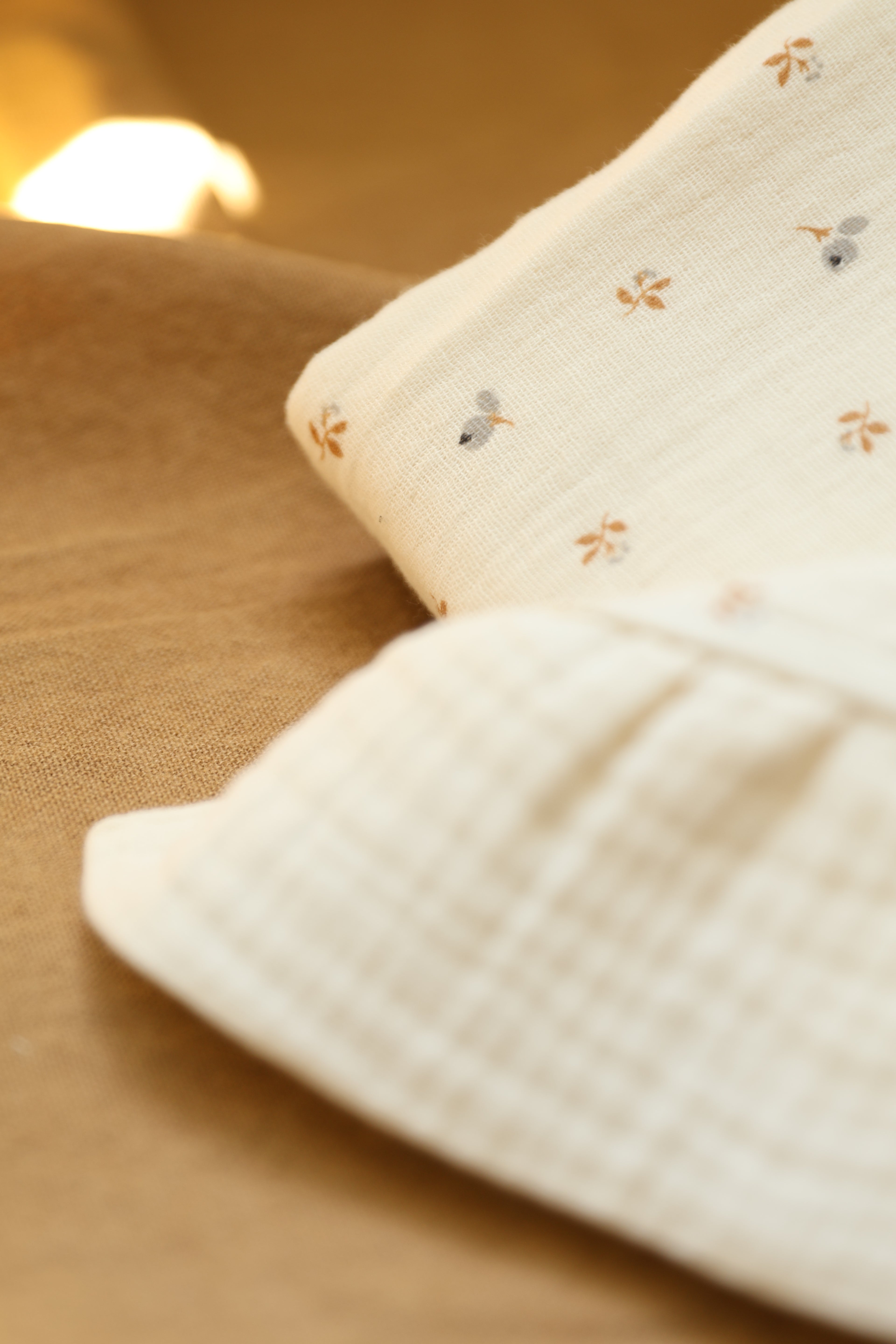 Lange Tanit 122 + volant en gaze brute