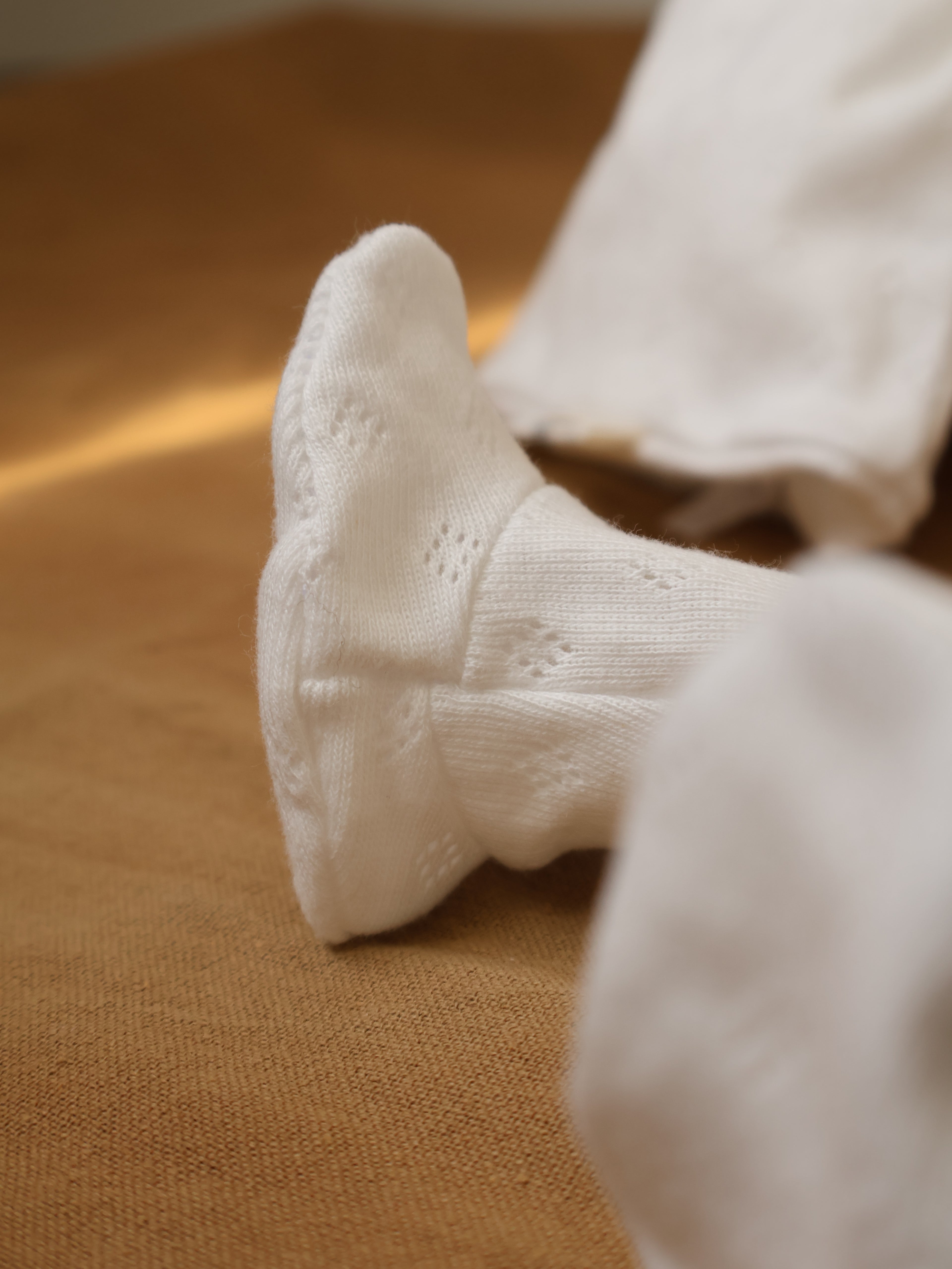 Ensemble en tricot ajouré blanc cassé Body + Leggings + Bonnet à nœud