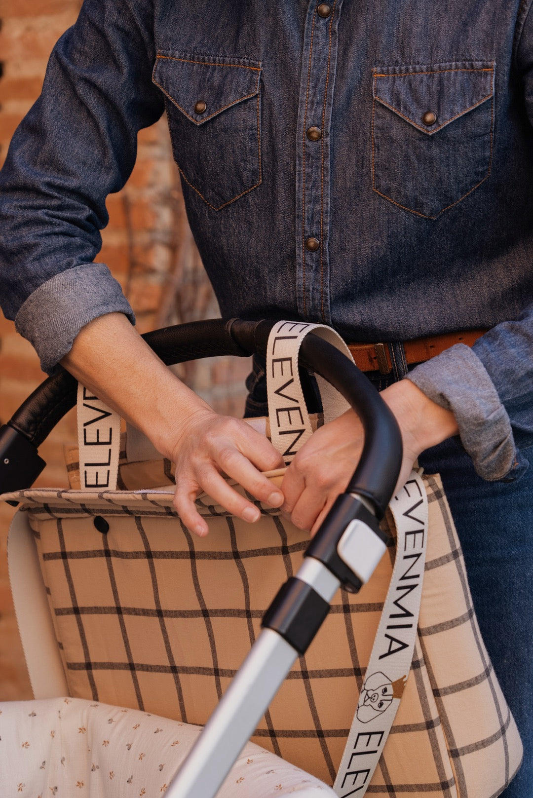 Grand sac à carreaux ocre