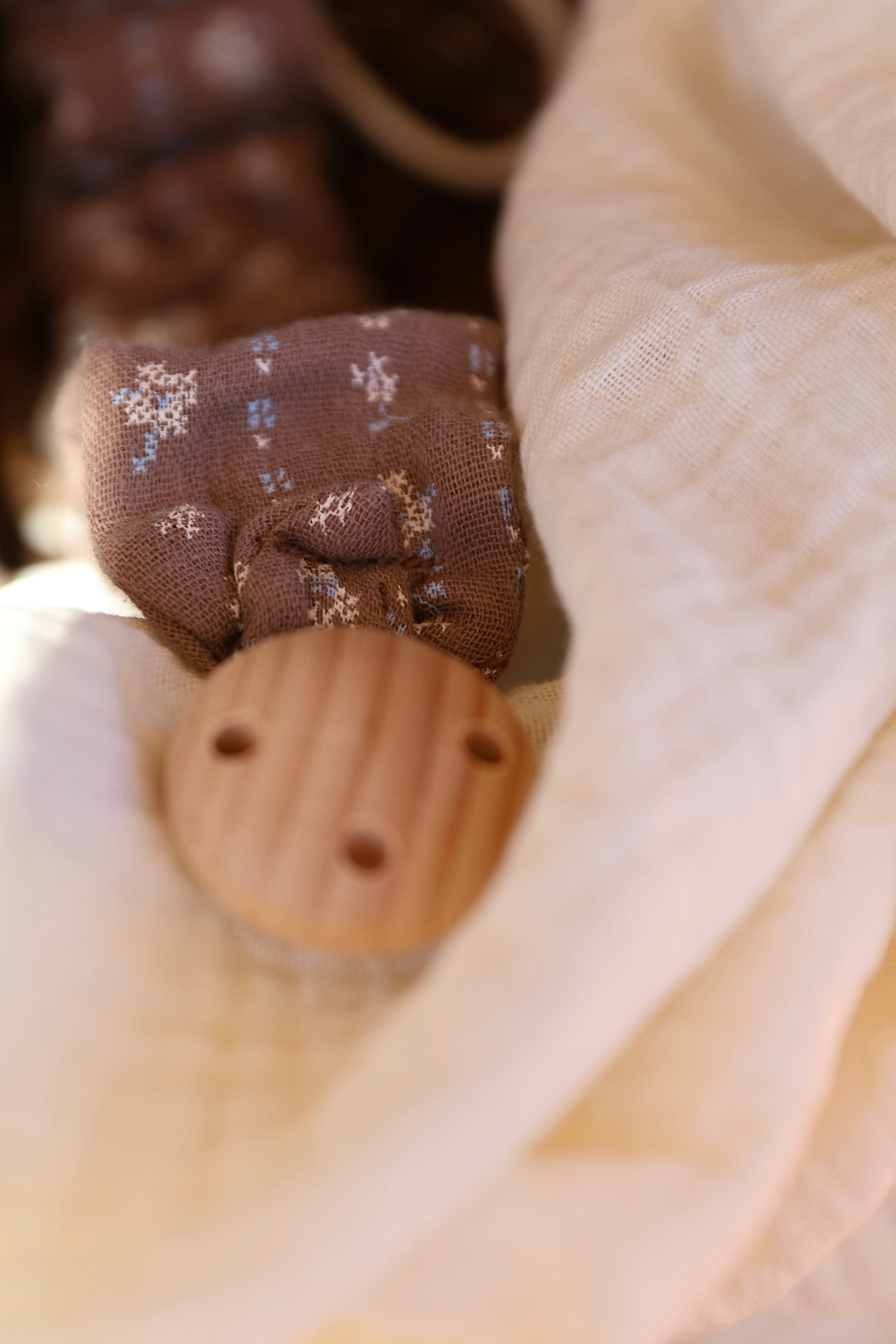 Chupetero Fruncido Etnic Chocolate