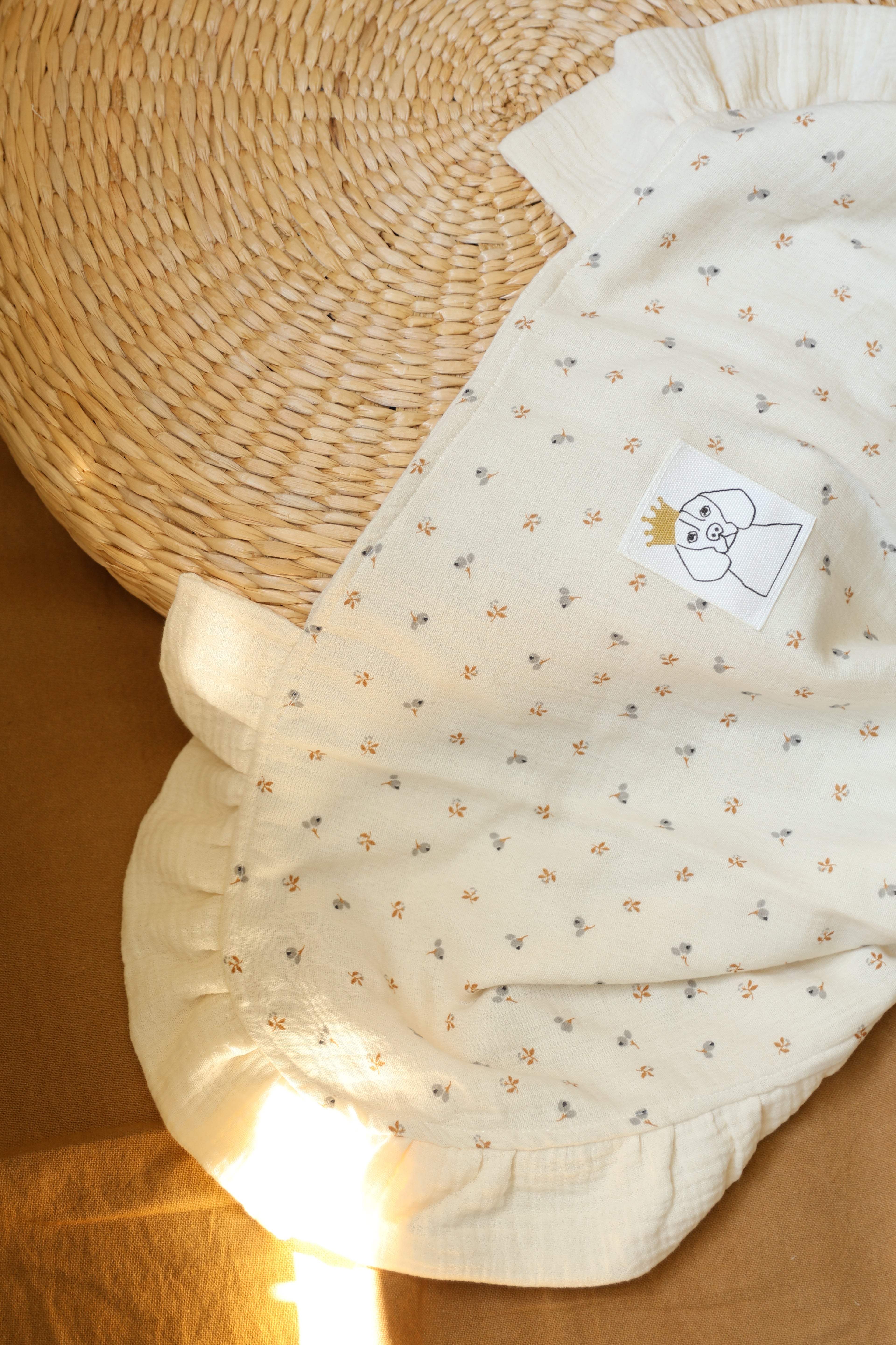 Lange Tanit 122 + volant en gaze brute