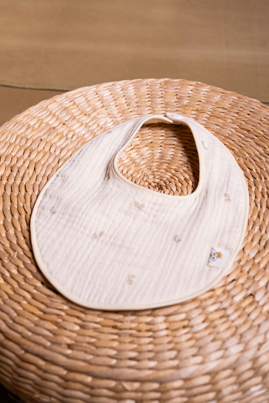 Bavoir en gaze olive + tissu éponge