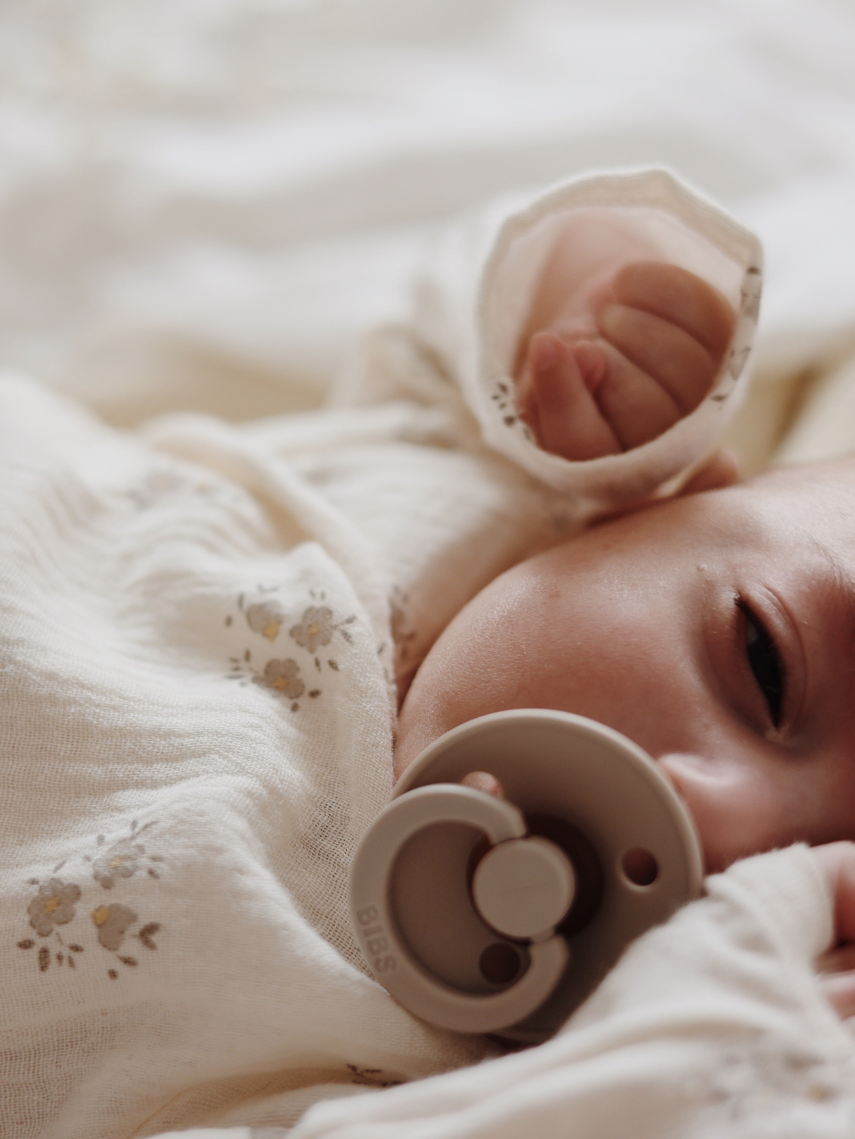 Ensemble chemise cache-cœur et leggings en mousseline grise SIA