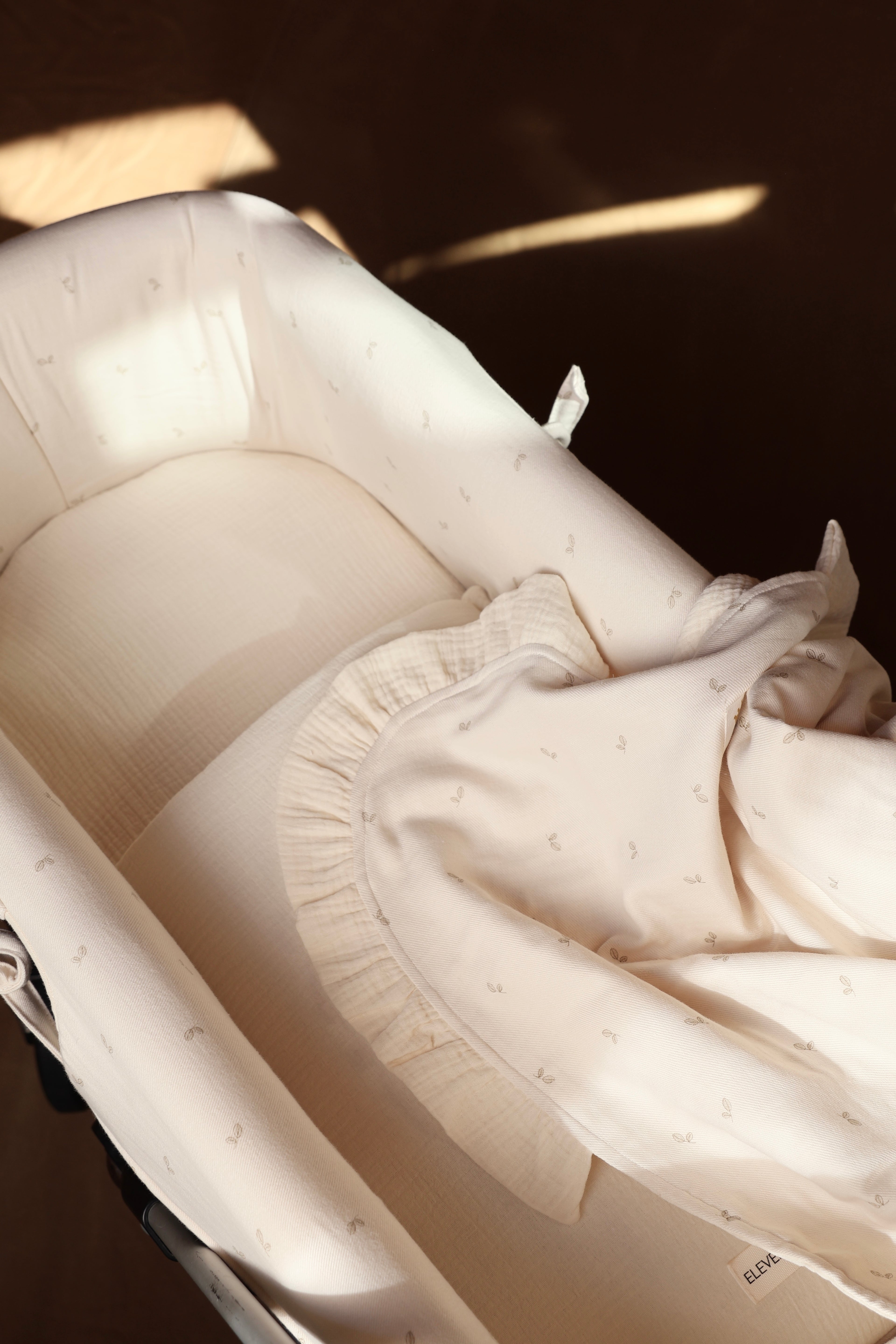 Arrullo Cello Oliva + Volante Gasa Cruda