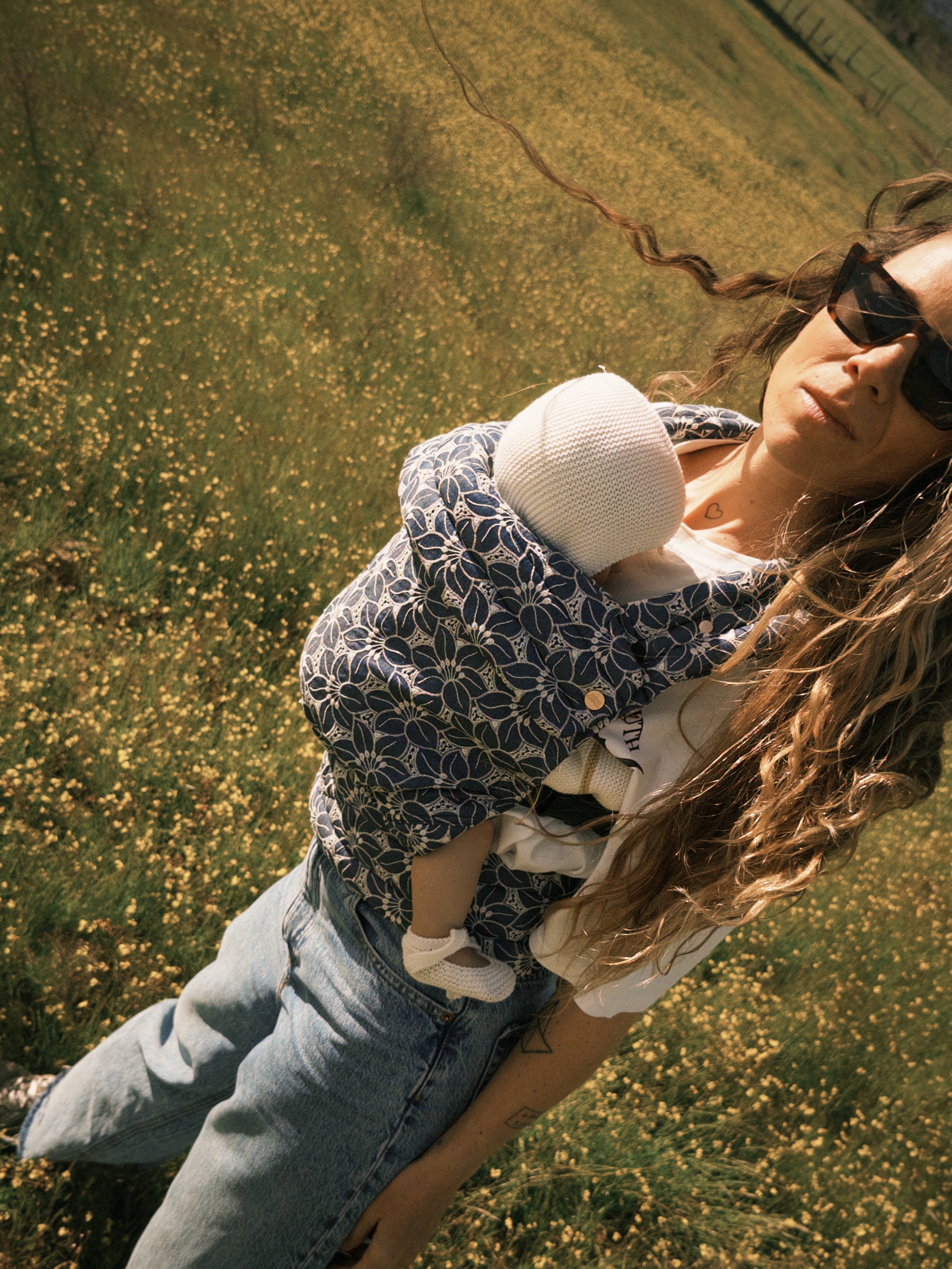 Portabebe “Apron Flower” Mömo X Elevenmia