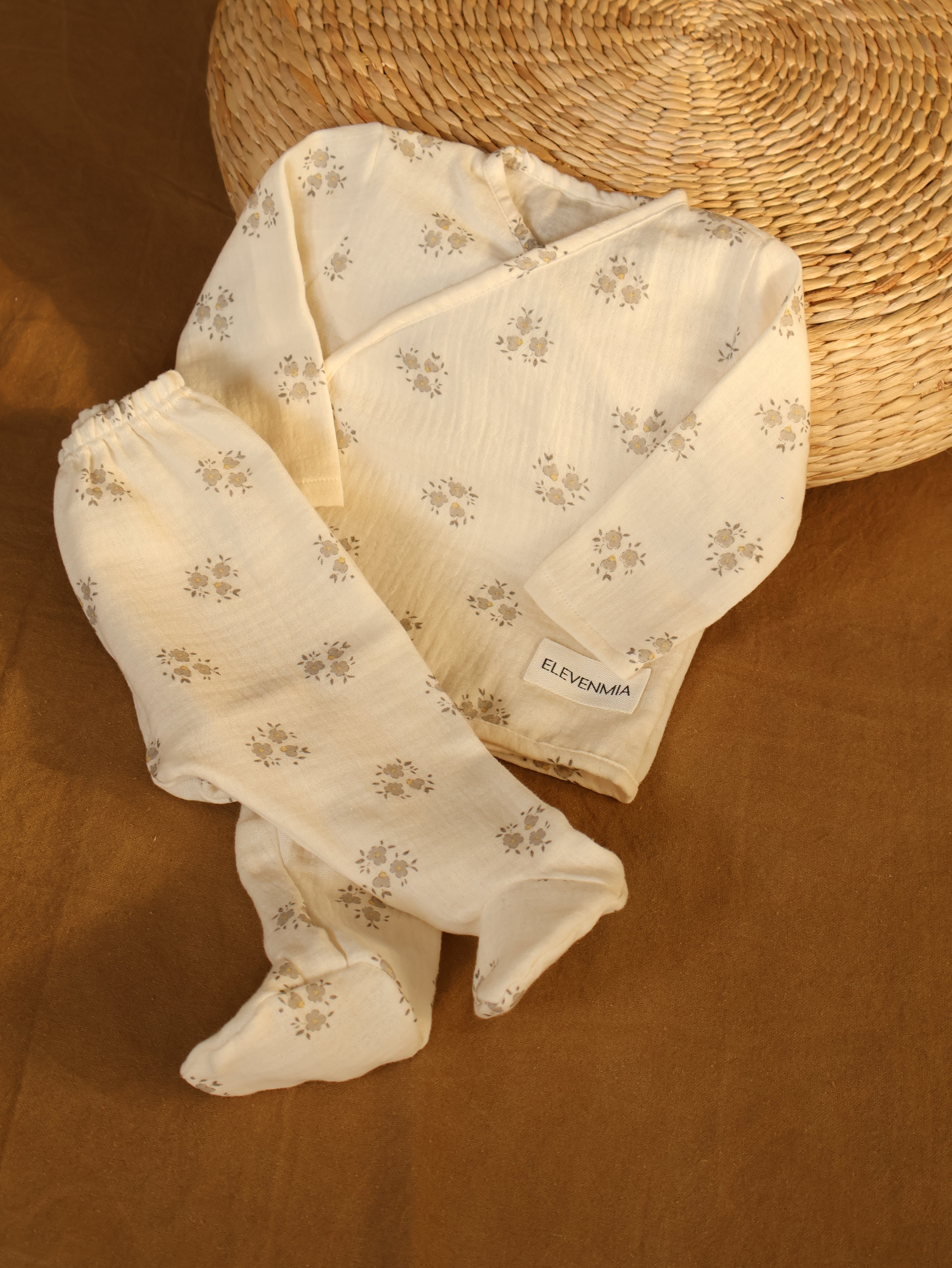 Ensemble chemise cache-cœur et leggings en mousseline grise SIA