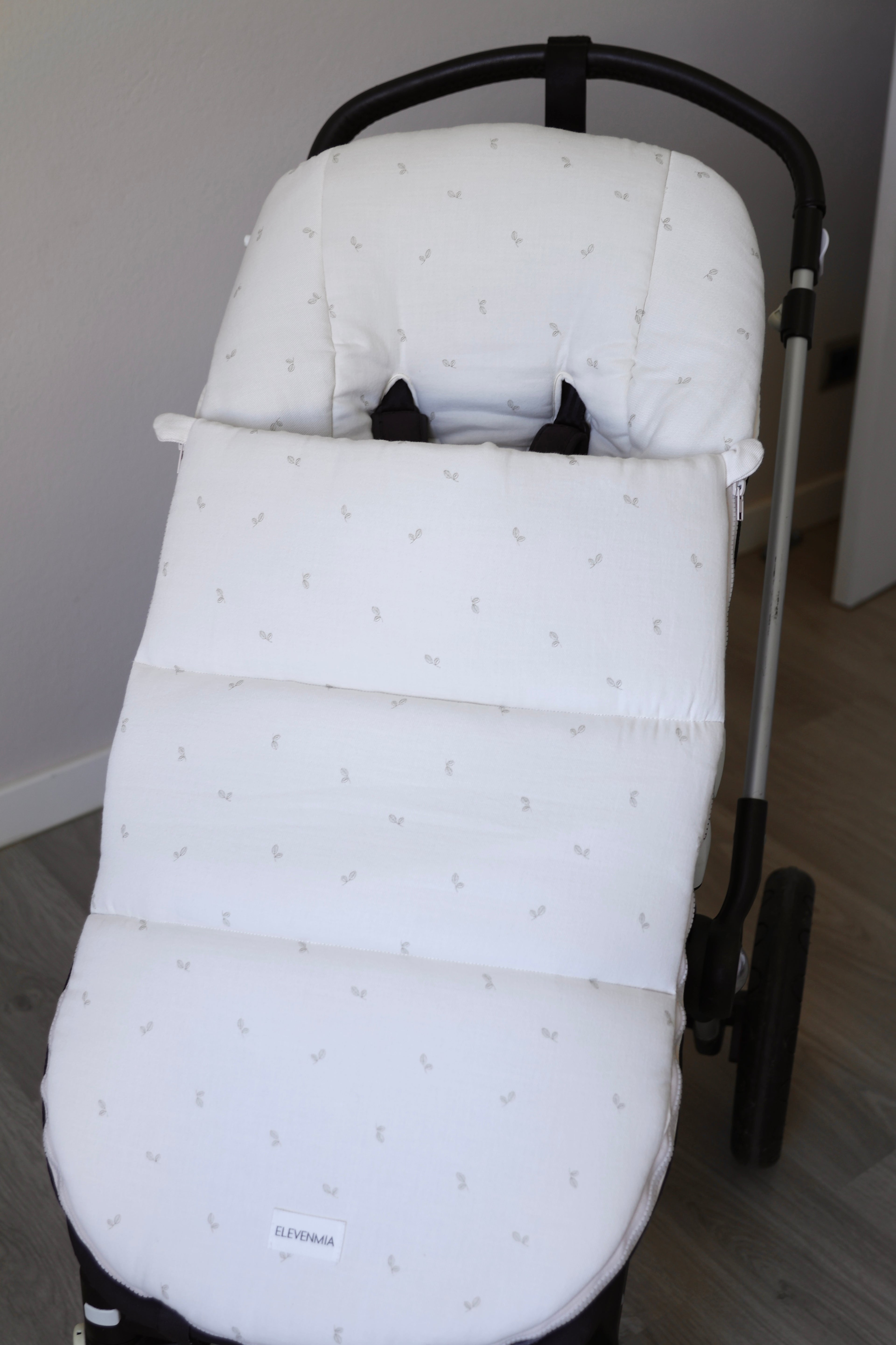 Chaise sac en tissu olive pour violoncelle