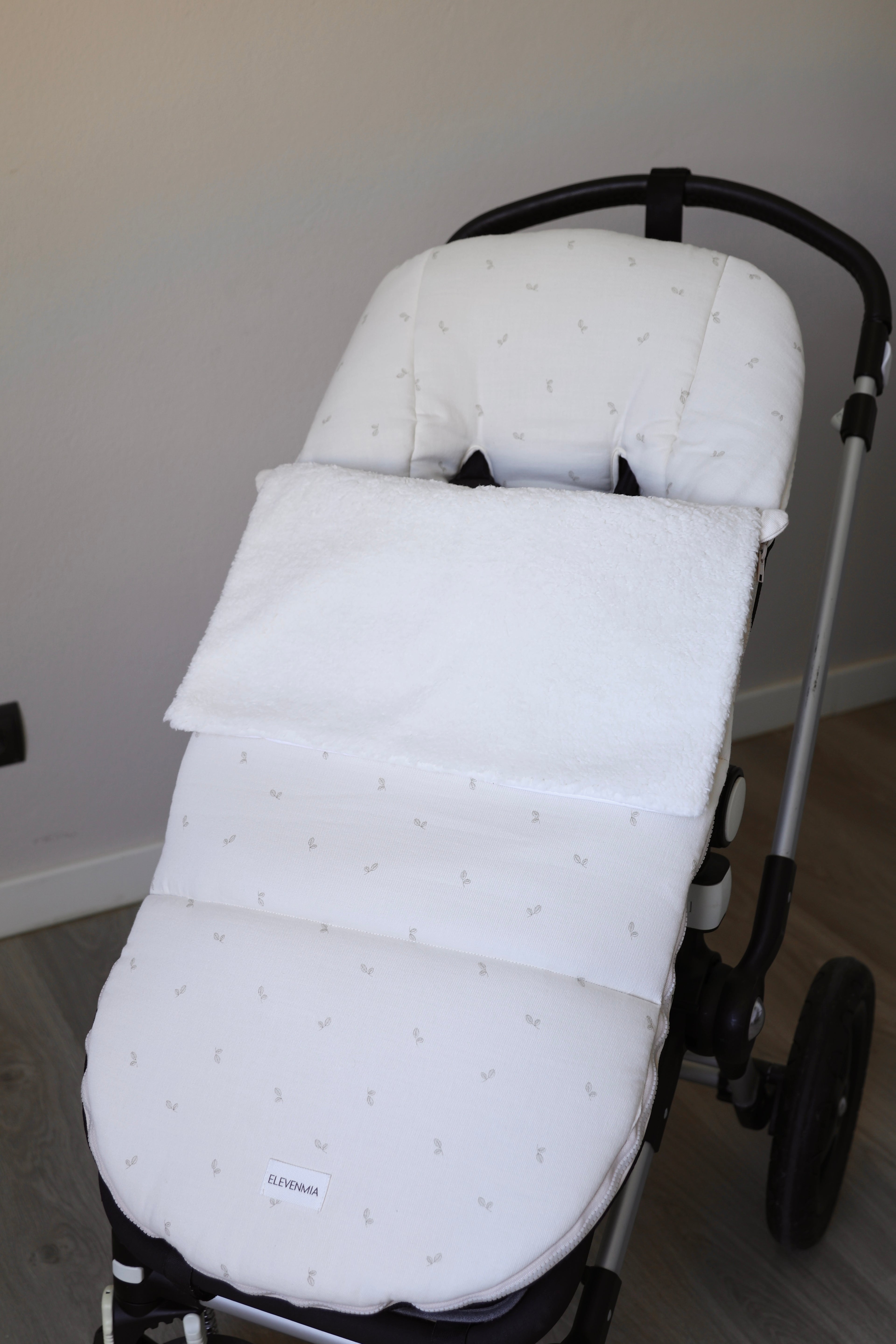 Chaise sac en tissu olive pour violoncelle