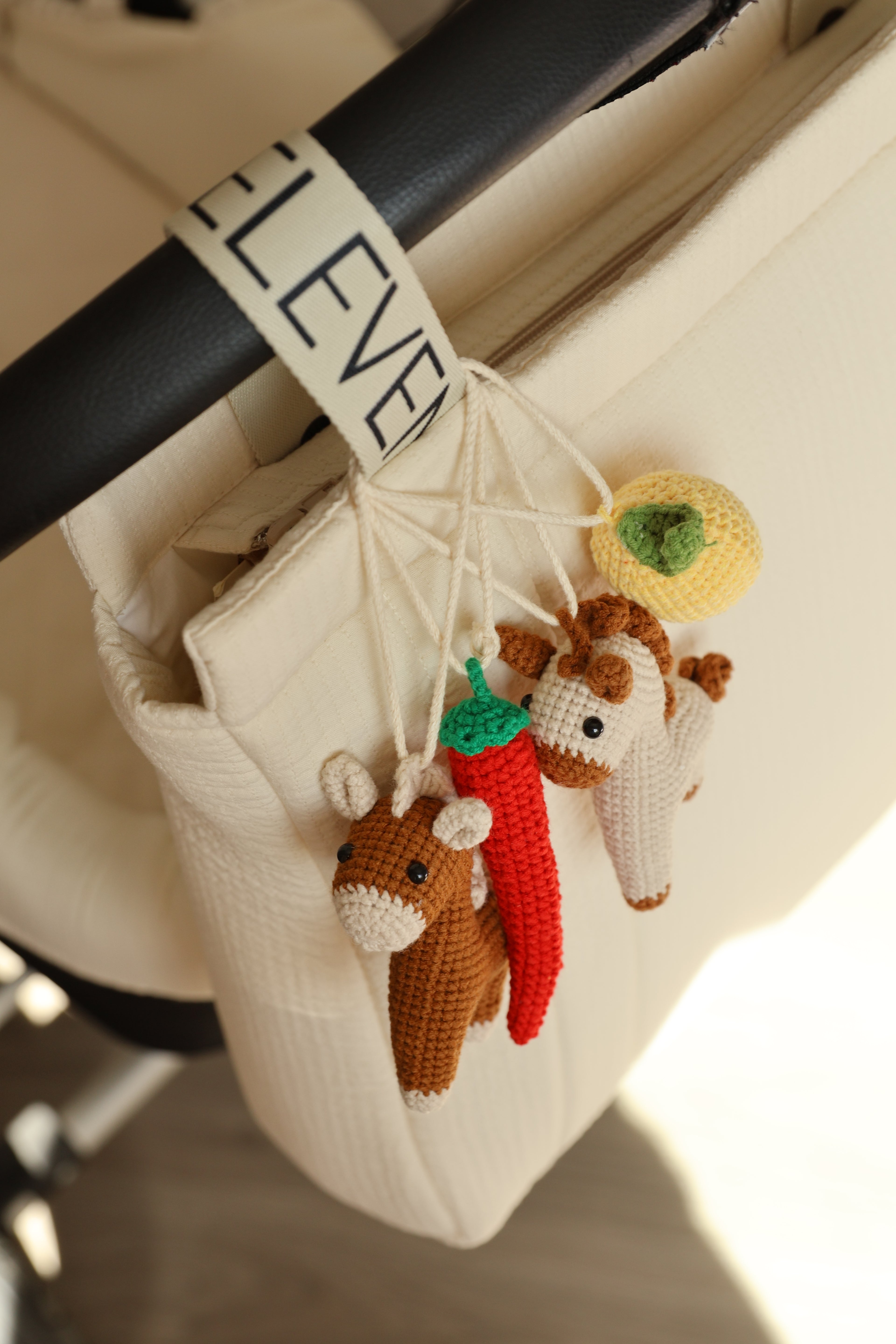 Charm Caballito Blanco