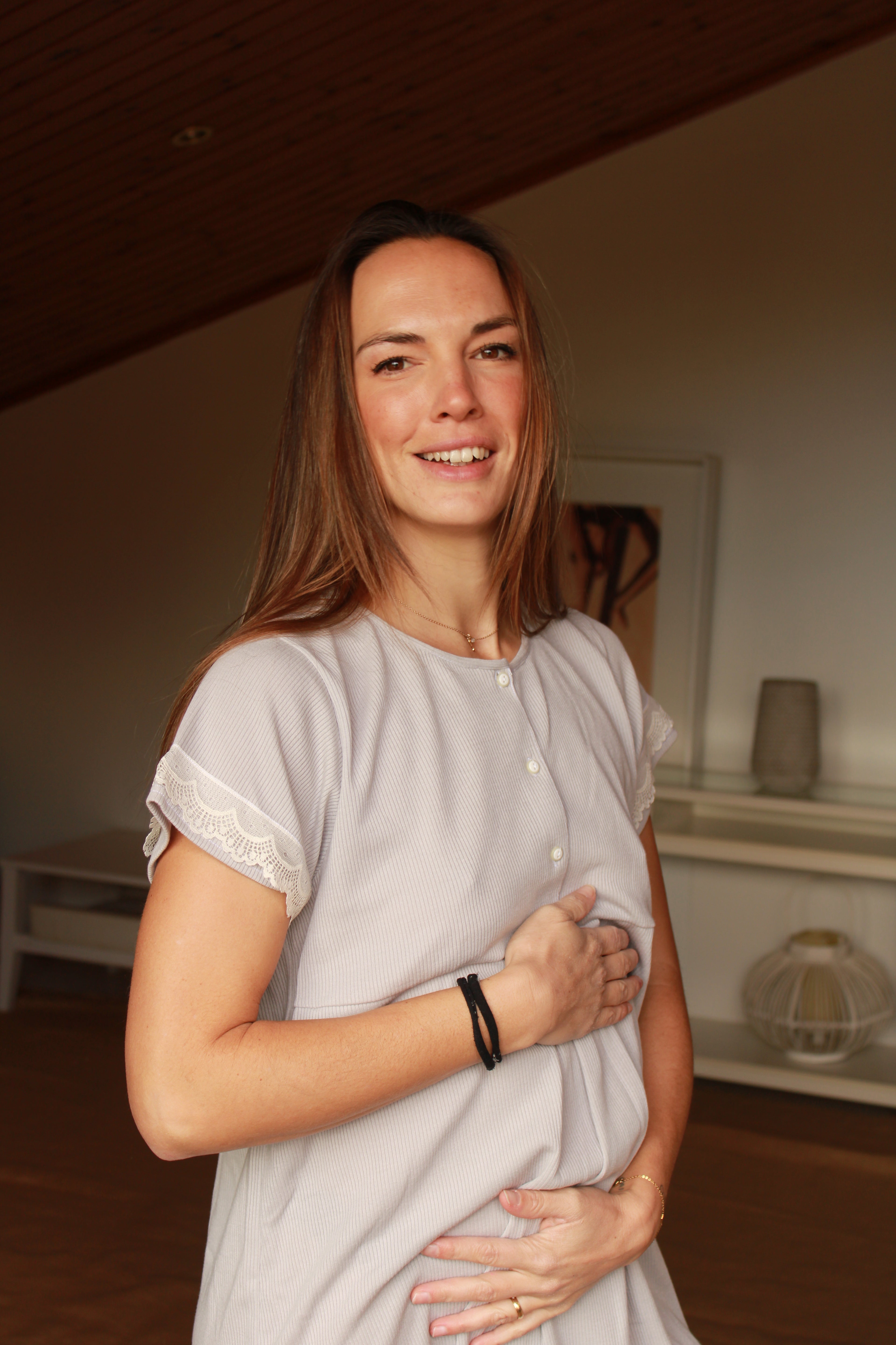 Chemise de nuit grise côtelée à manches courtes